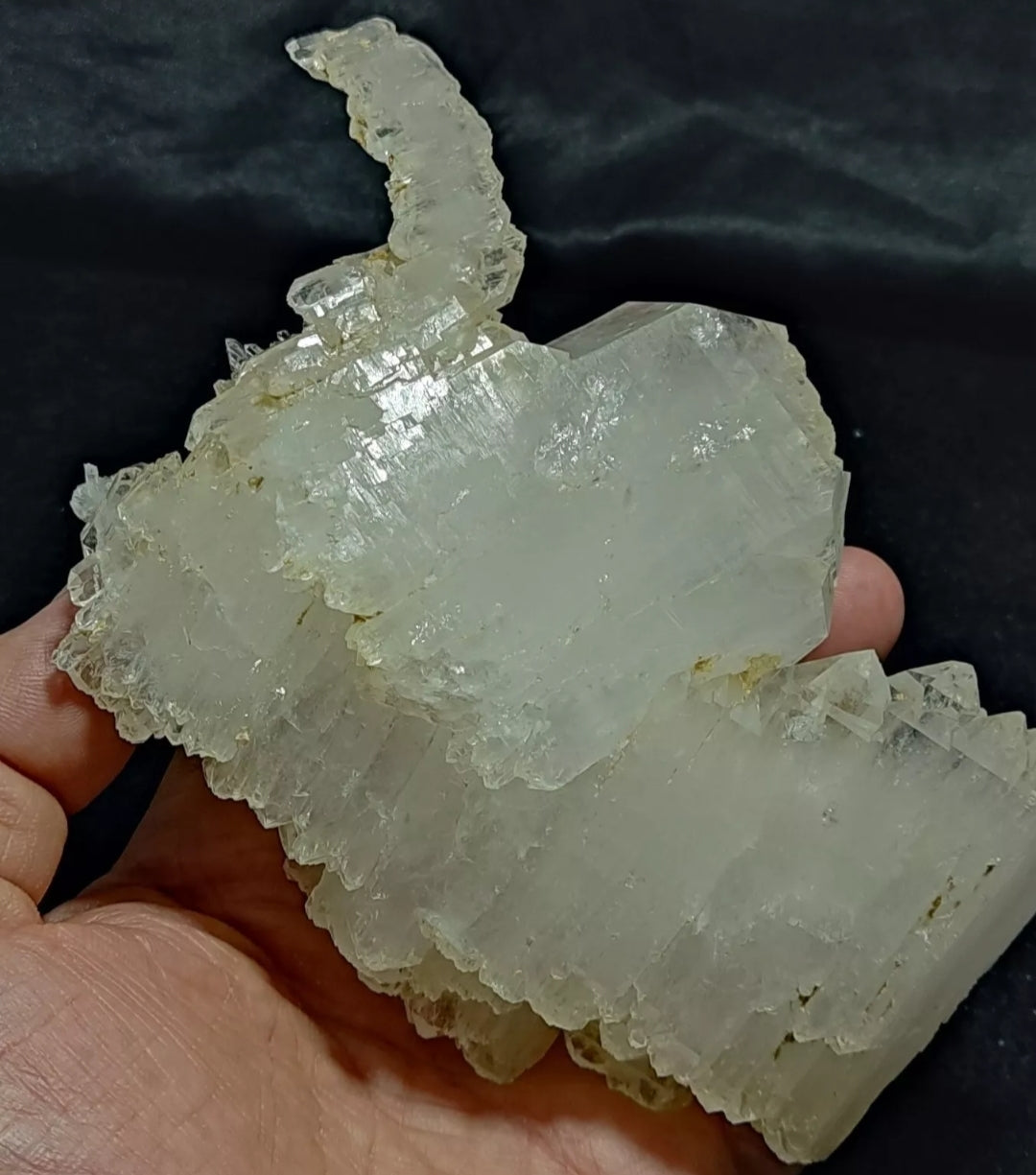 Very aesthetic quartz cluster cabinet size specimen 580 grams
