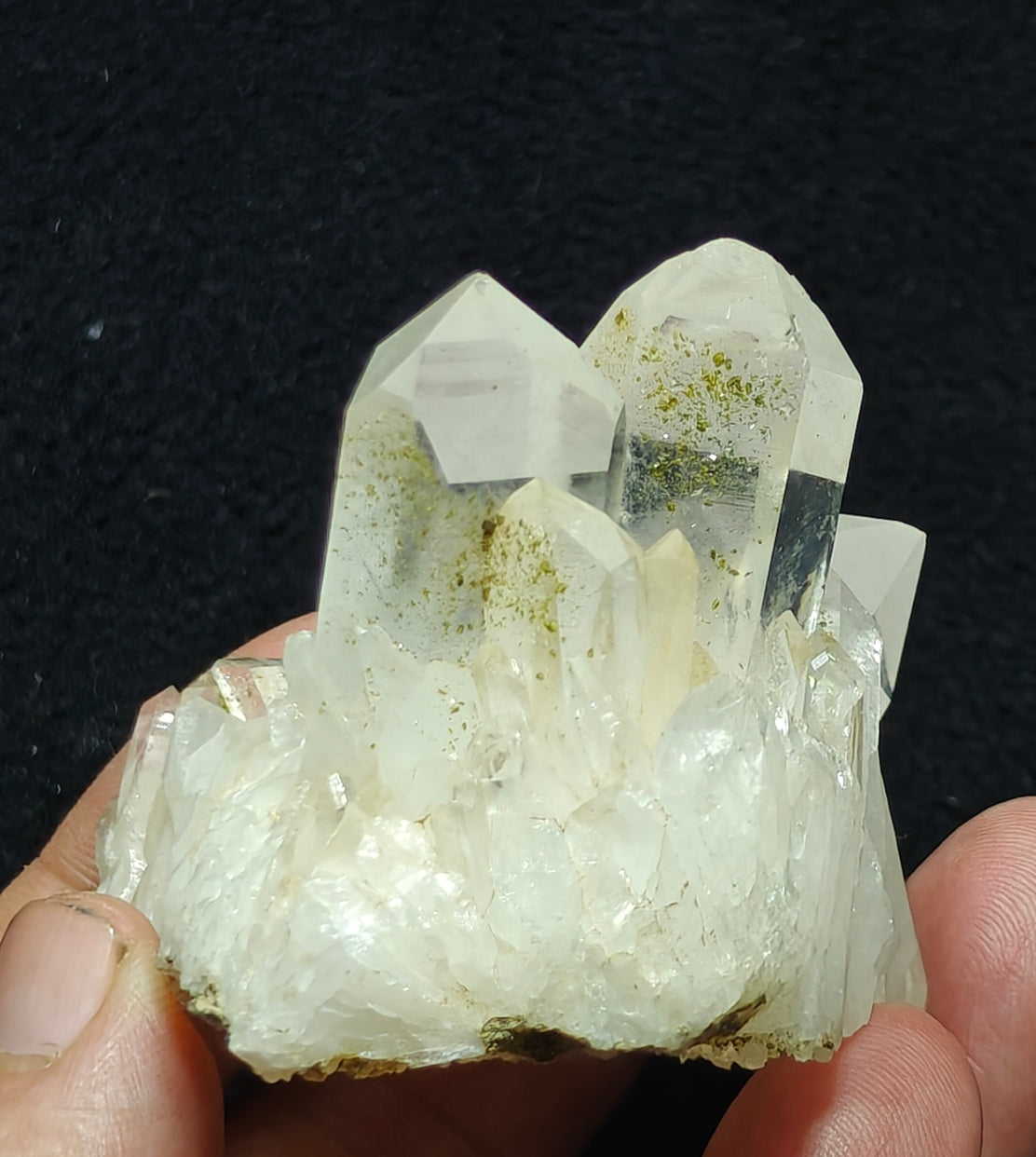 An amazing self standing quartz cluster with Epidote inclusions 160 grams