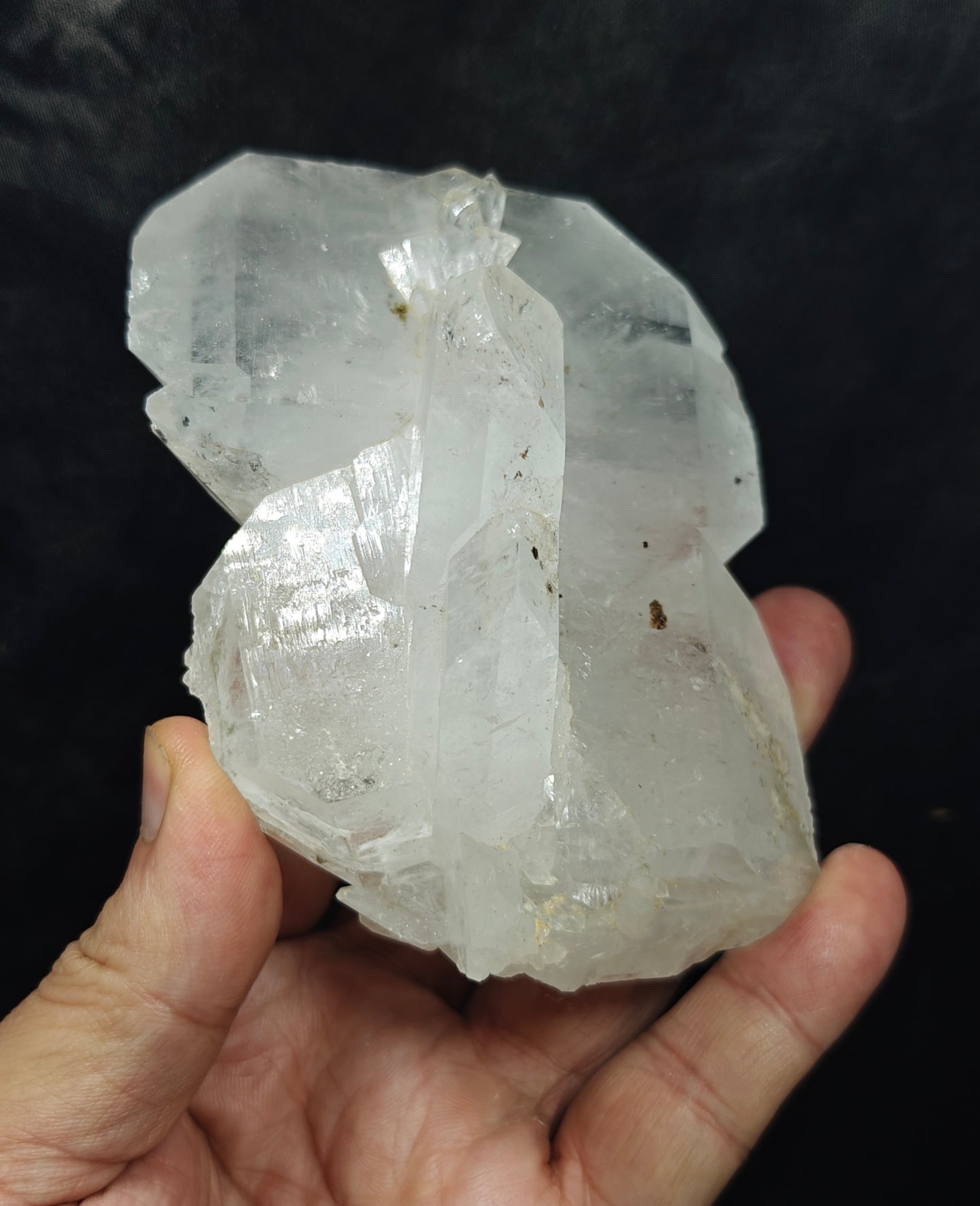 Faden Quartz crystal specimen 426 grams