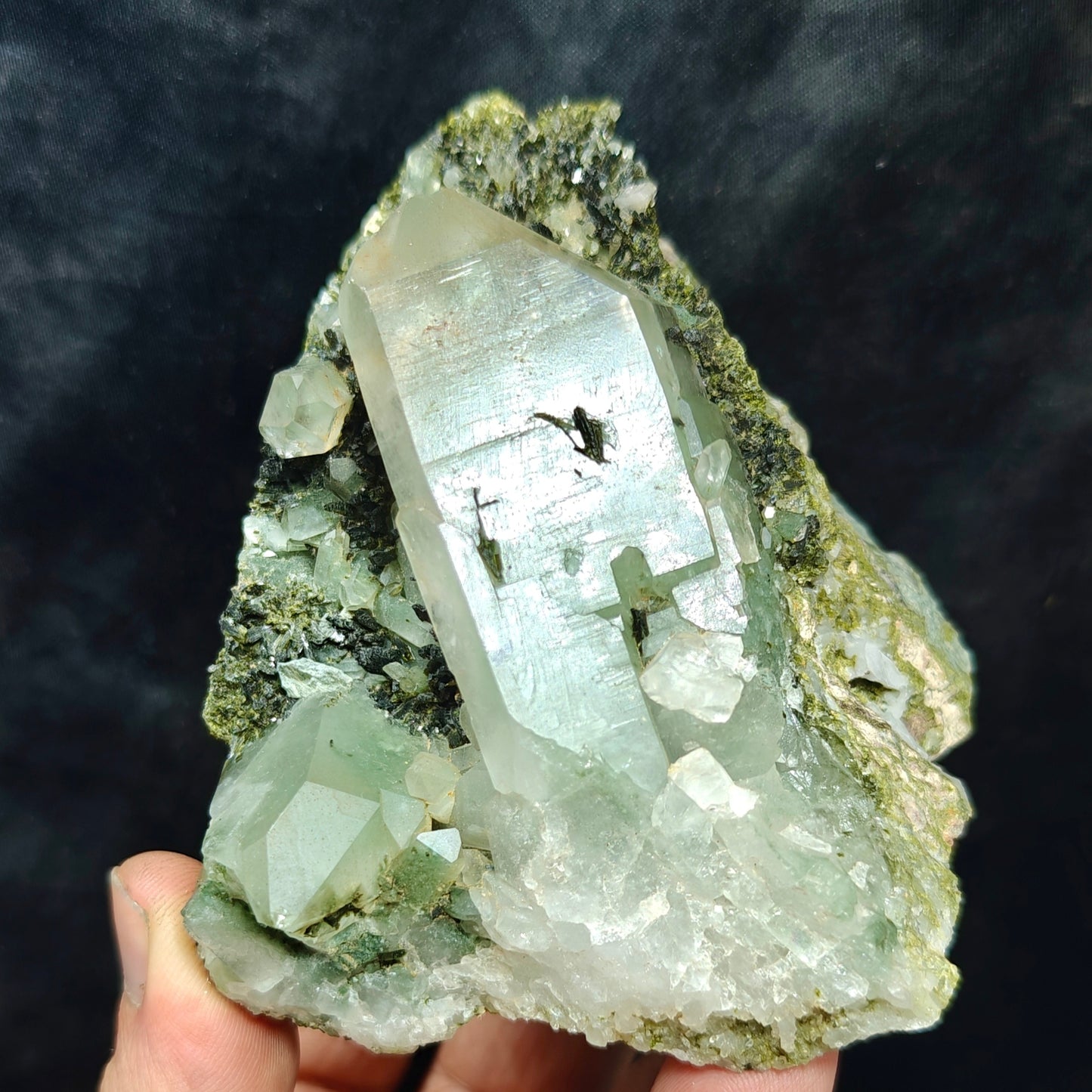 Natural quartz Epidote cluster 448 grams