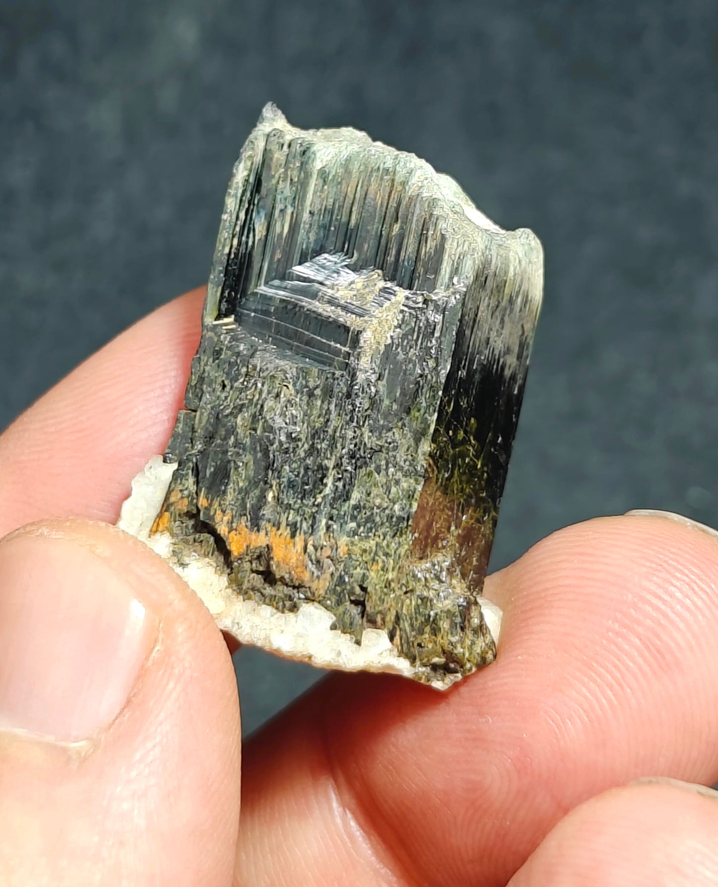 Natural aegirine crystal 84 carats