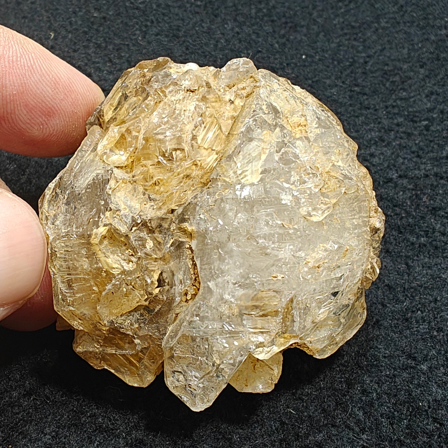 Natural window quartz fenster quartz crystal 111 grams