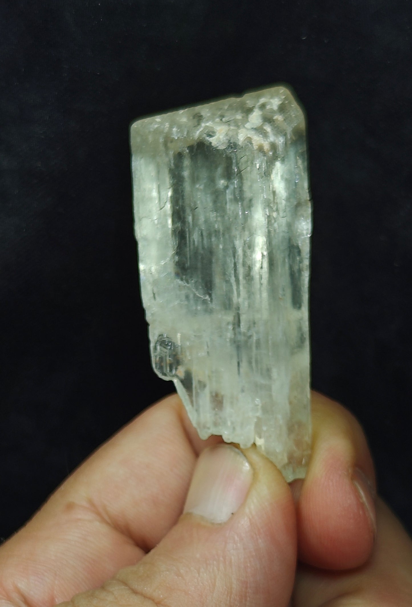 Natural spodumene crystal 39 grams