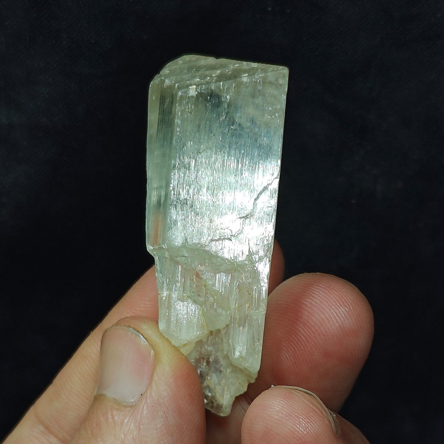Natural spodumene crystal 39 grams