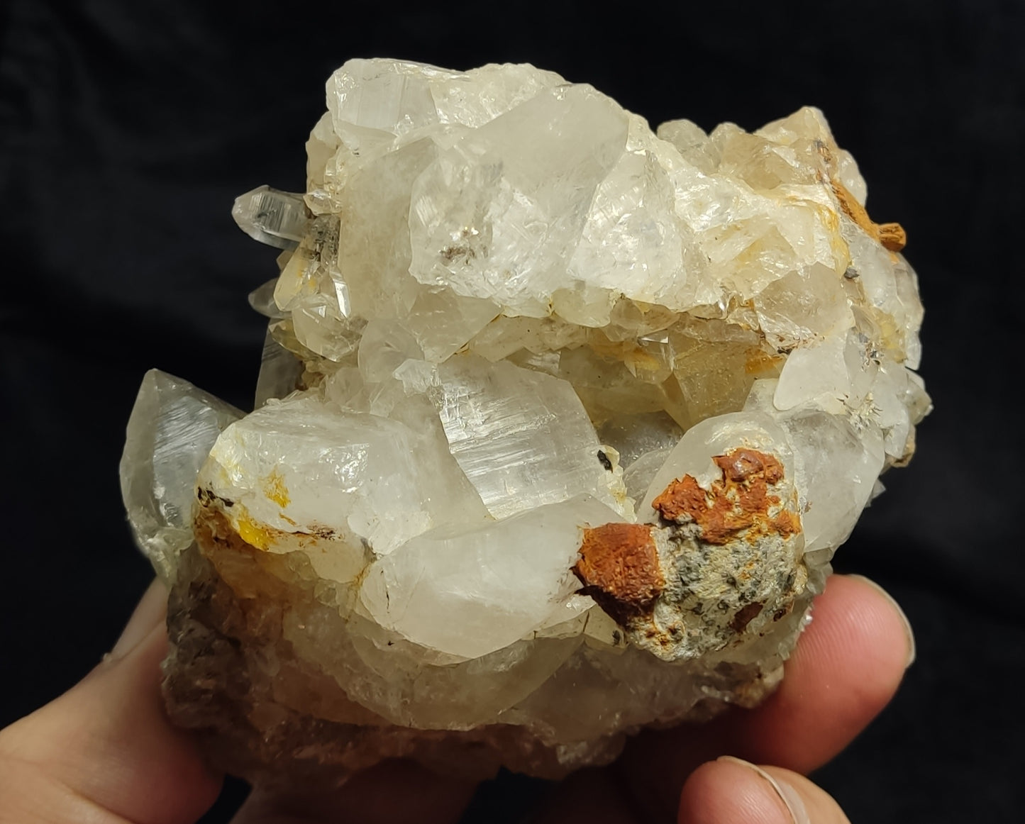 Natural terminated Quartz Specimen with Siderite 762 grams