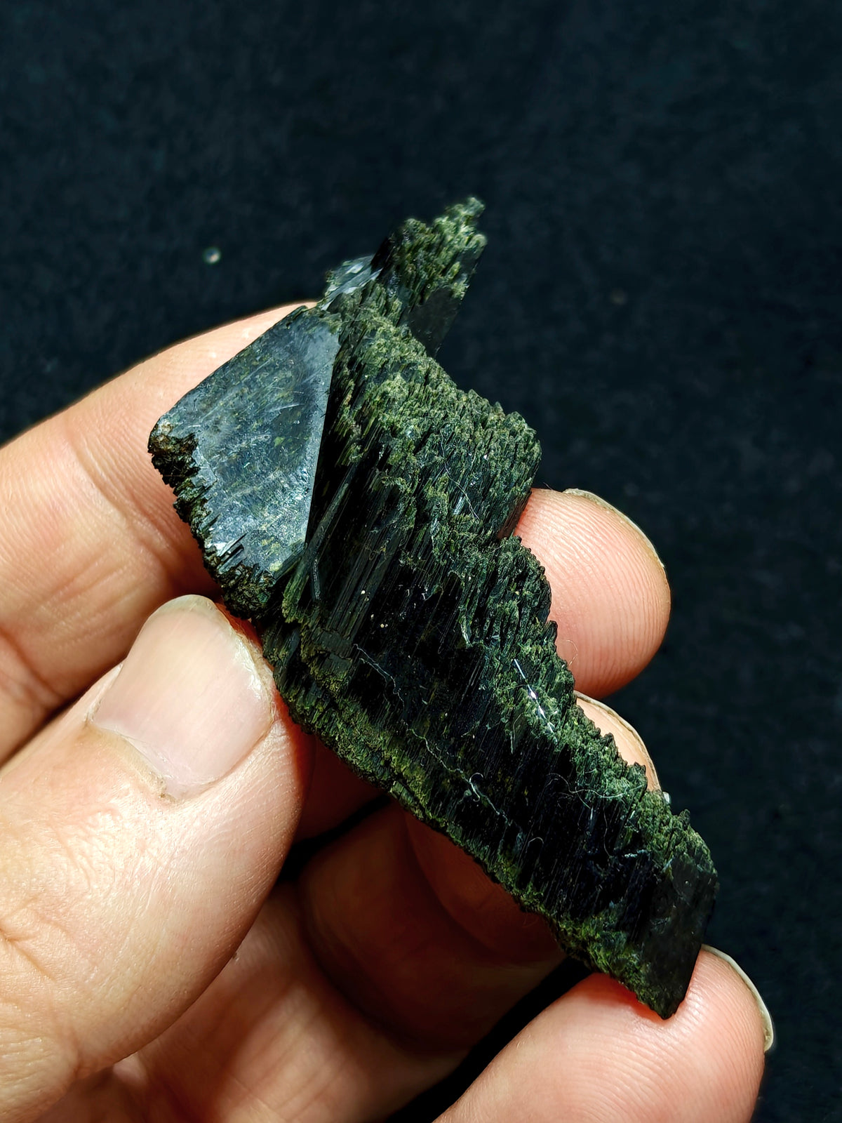 Natural aegirine crystal 29 grams