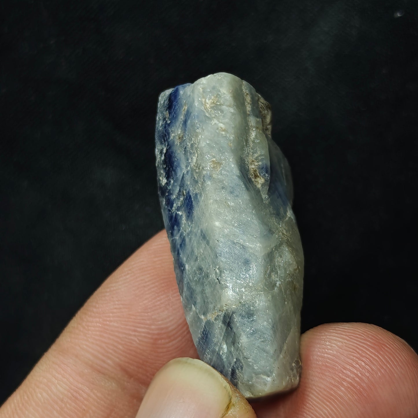 Natural blue sapphire crystal 26 grams