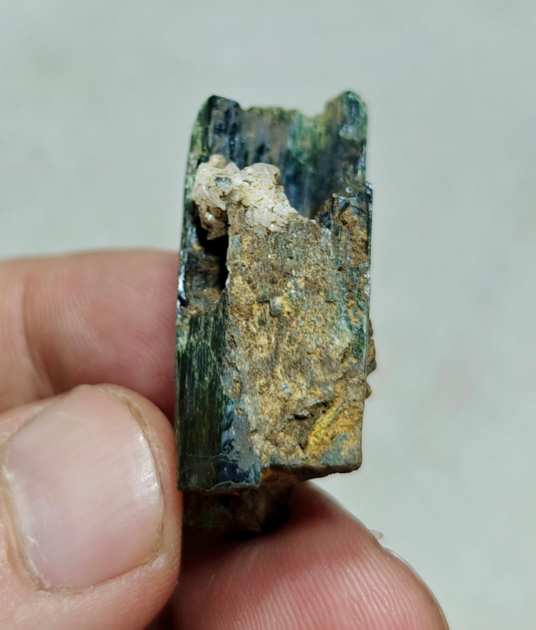 Natural aegirine crystal 18g