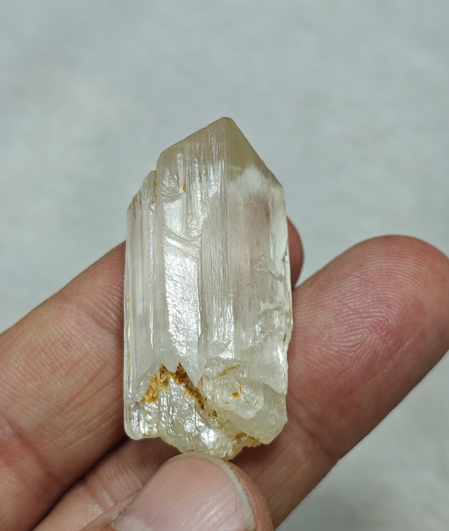 Natural spodumene crystal 17 grams