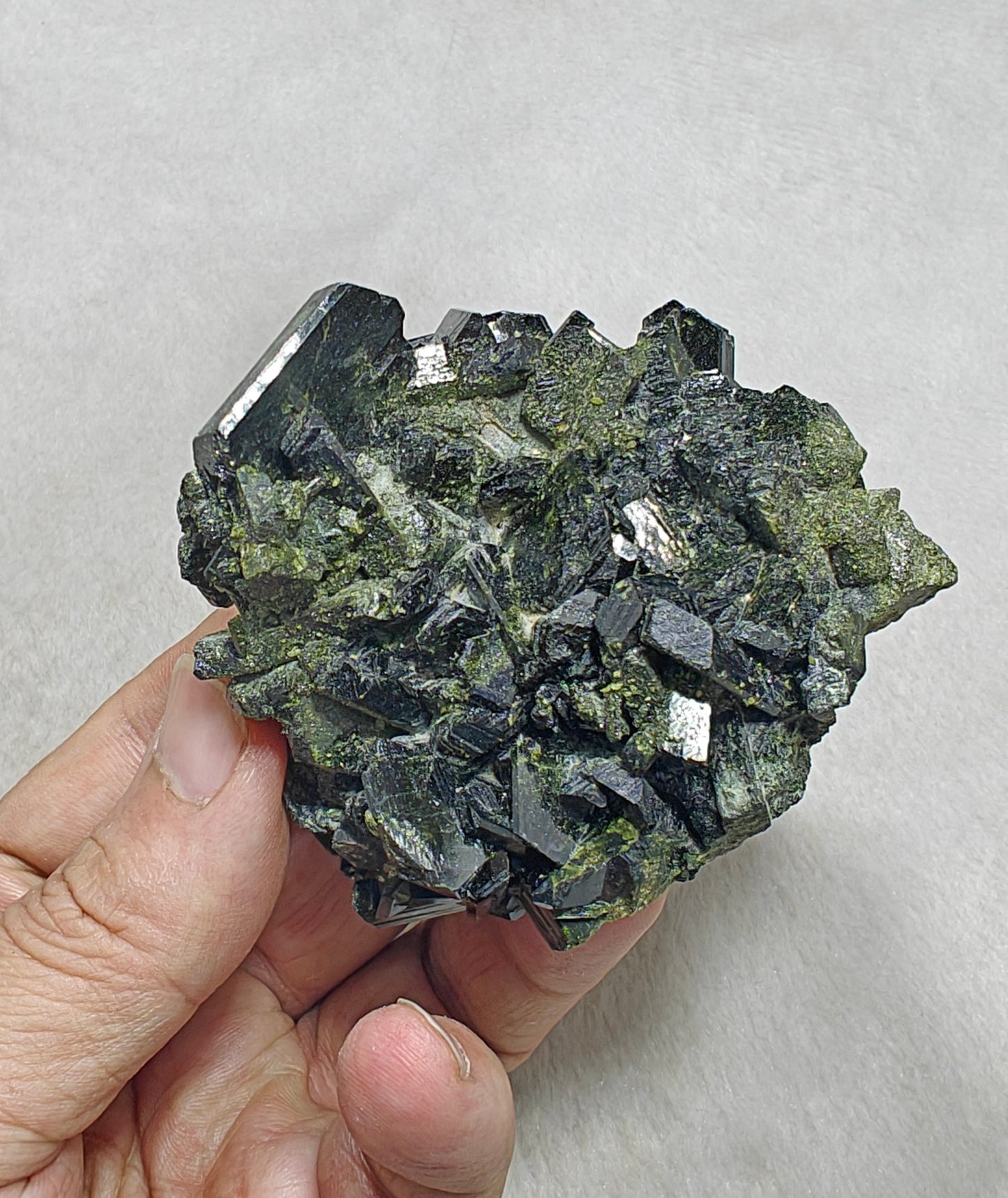 Epidote cluster natural terminations 298 grams