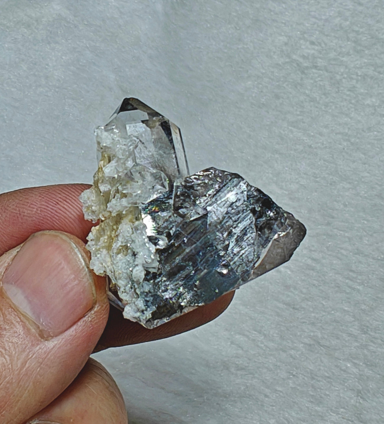 Single amazing terminated brookite Quartz Crystal twins 19 grams