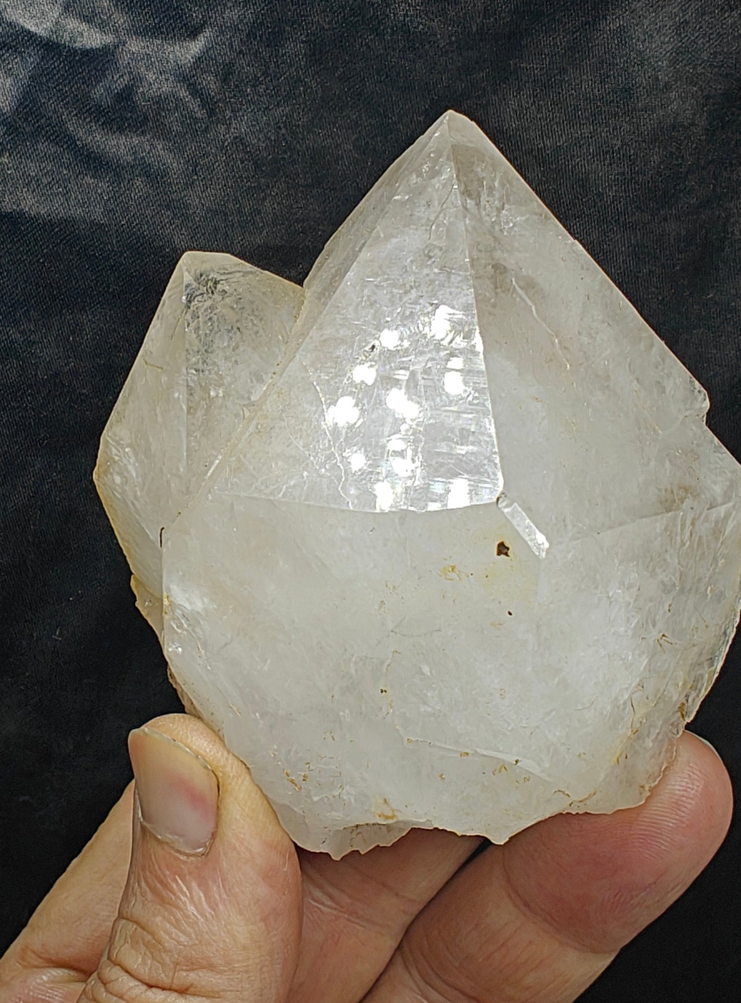 Terminated specimen of Quartz crystal 354 grams from Shalman Khyber Pakhtunkhwa