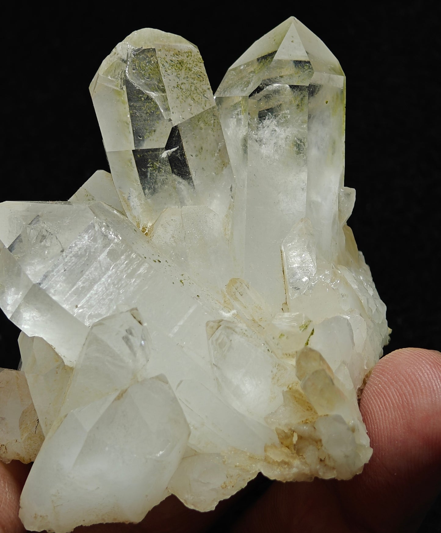 An amazing self standing quartz cluster with Epidote inclusions 160 grams