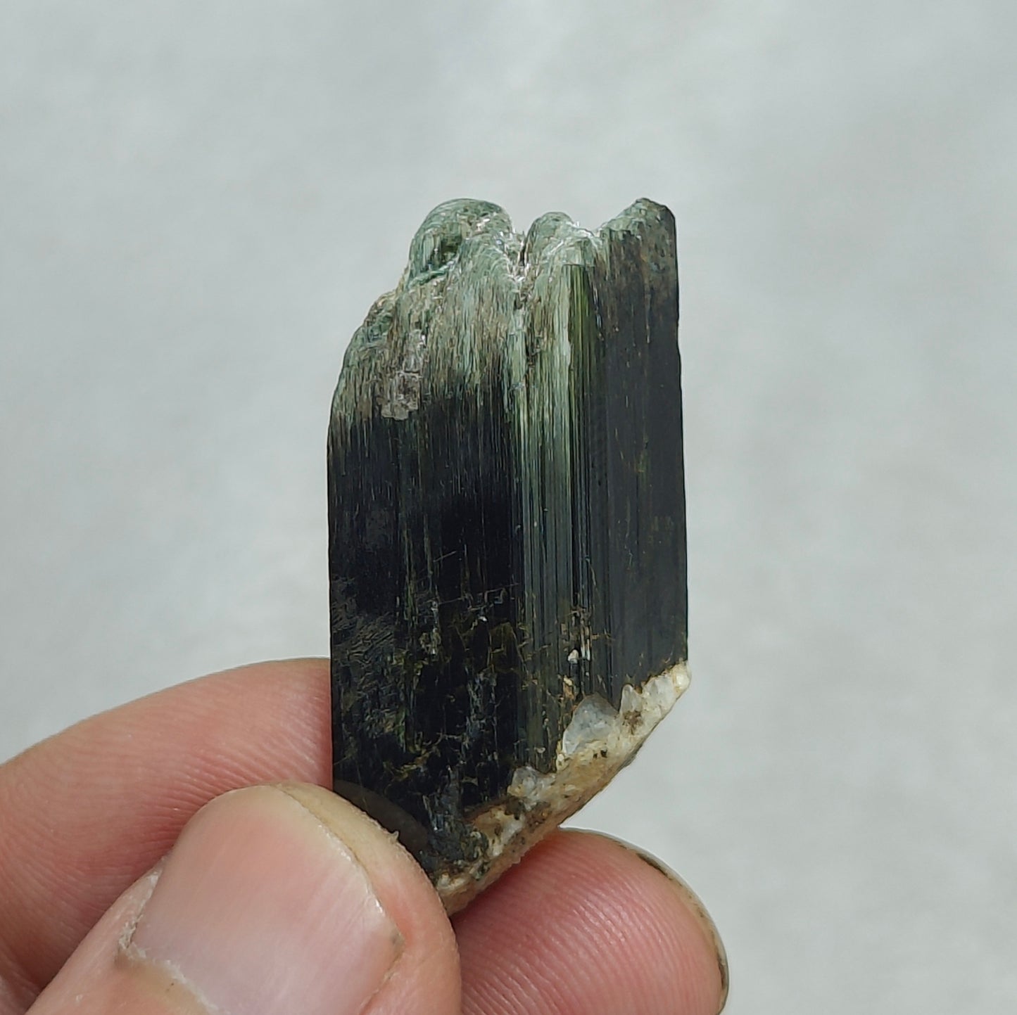 Natural aegirine crystal 17 grams