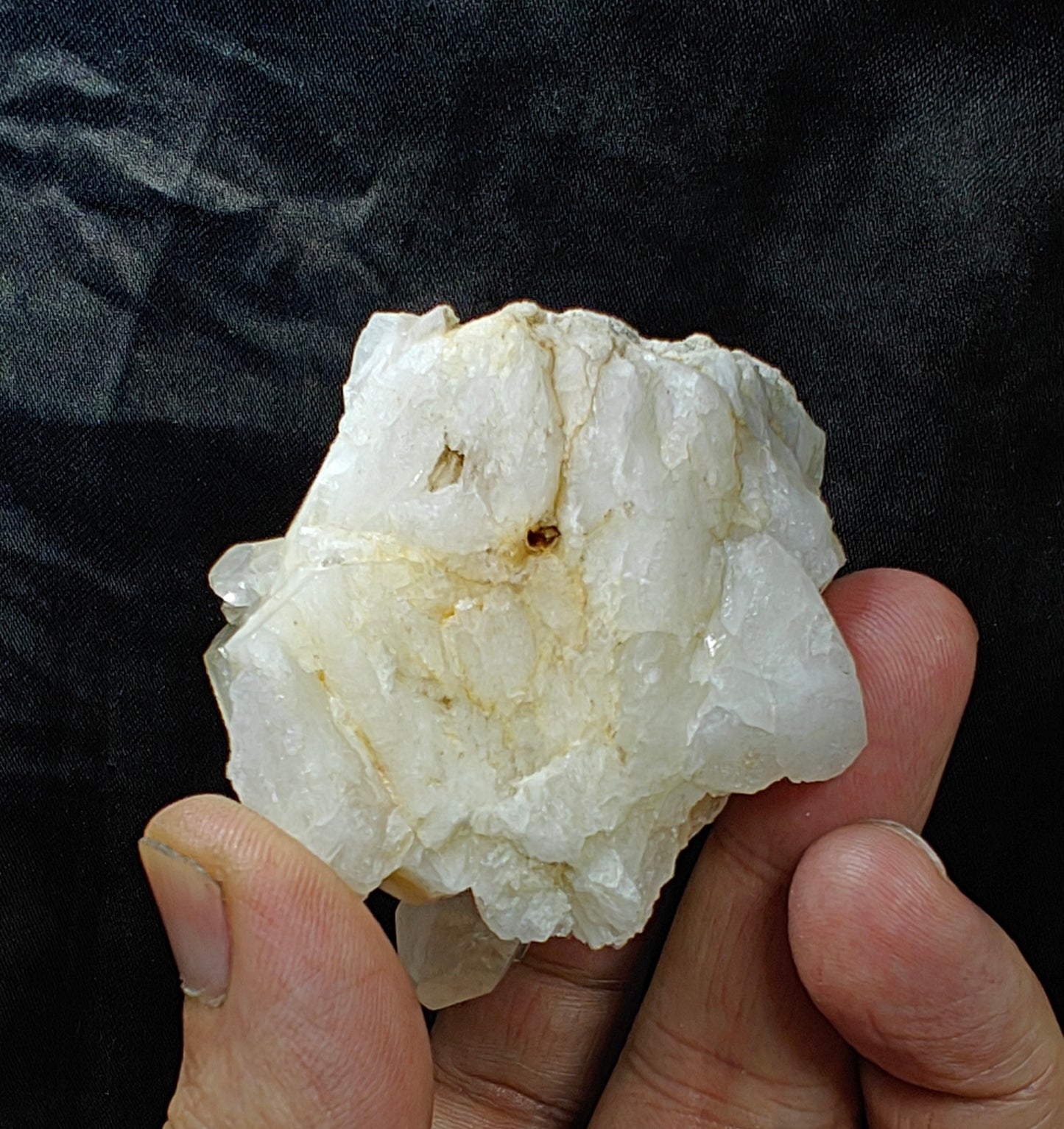 Natural quartz Crystals cluster 180 grams