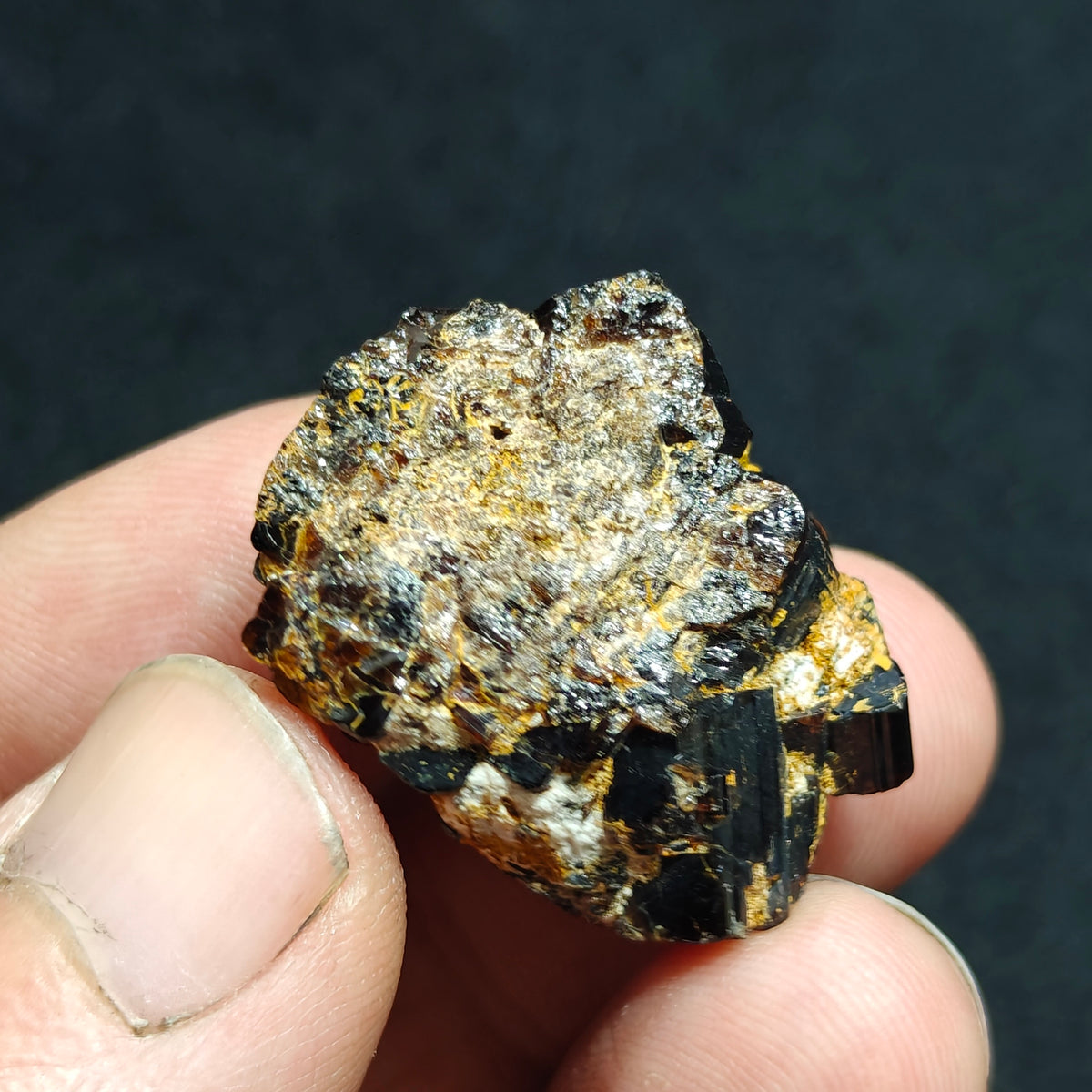 Vesuvianite on matrix 19 grams