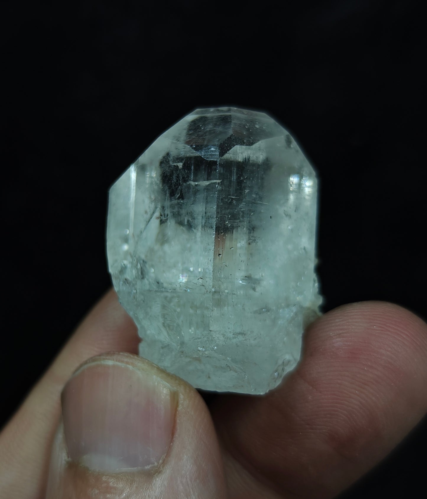 Natural perfectly terminated Topaz crystal 33 grams