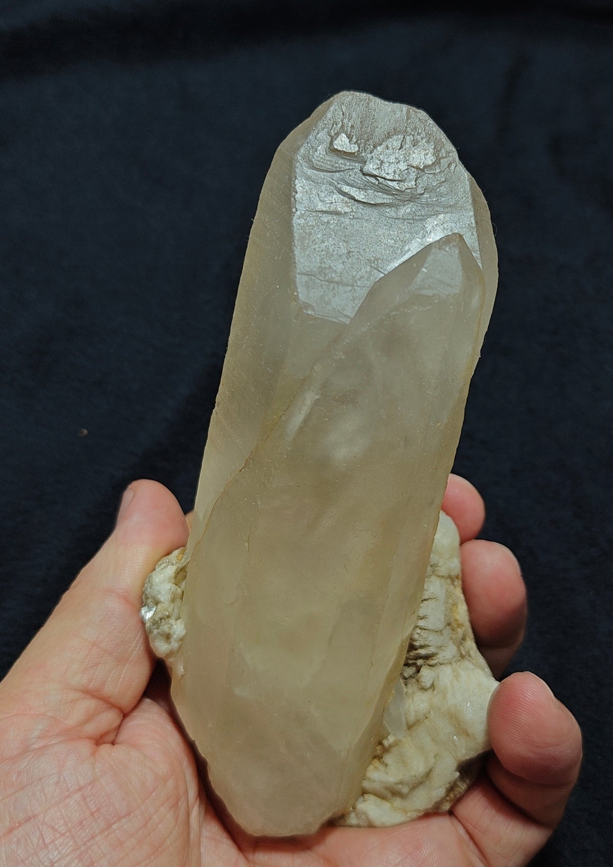 Milky/light golden yellow Quartz Crystal 488 grams