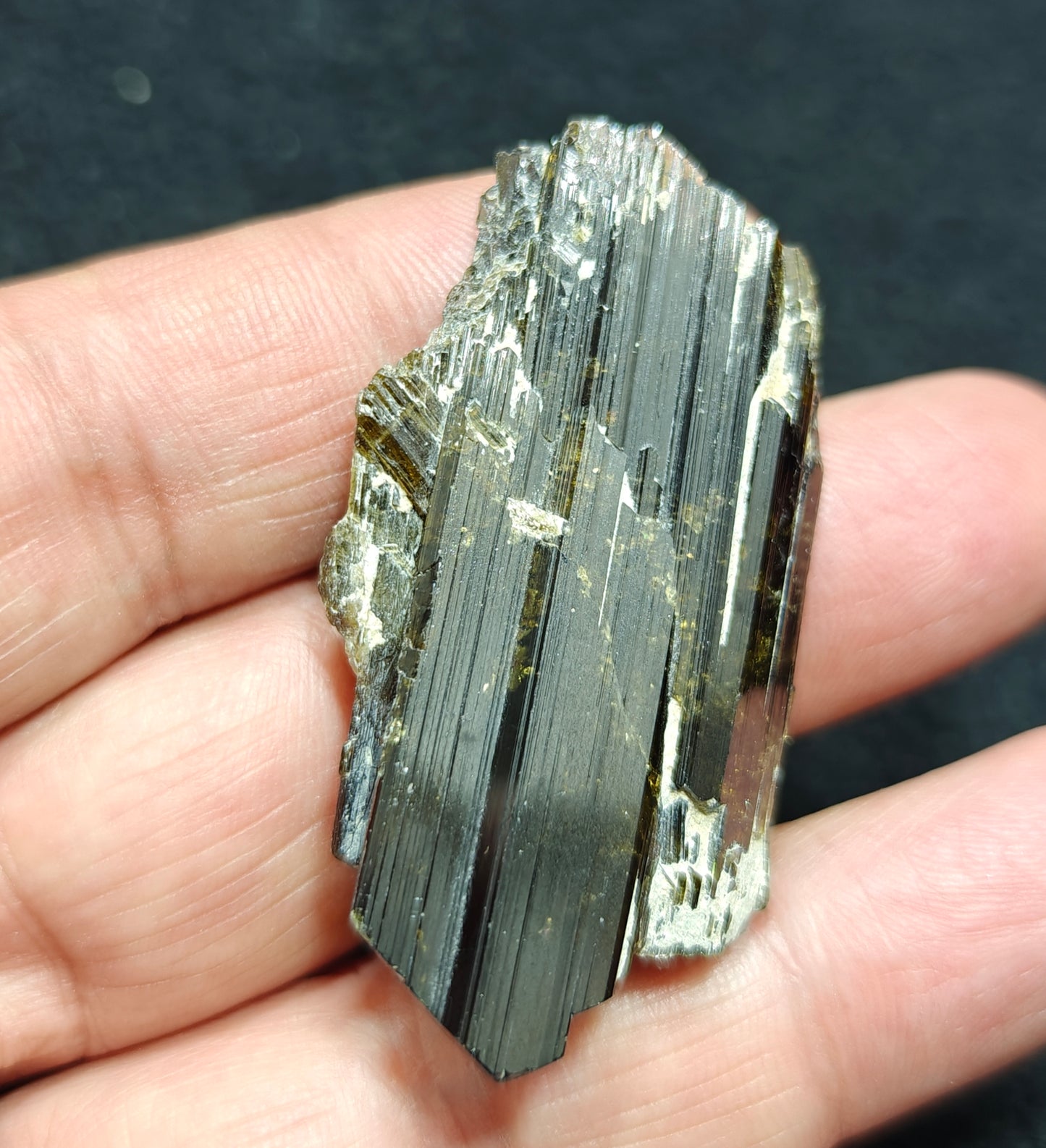 Epidote crystal 18.5 grams