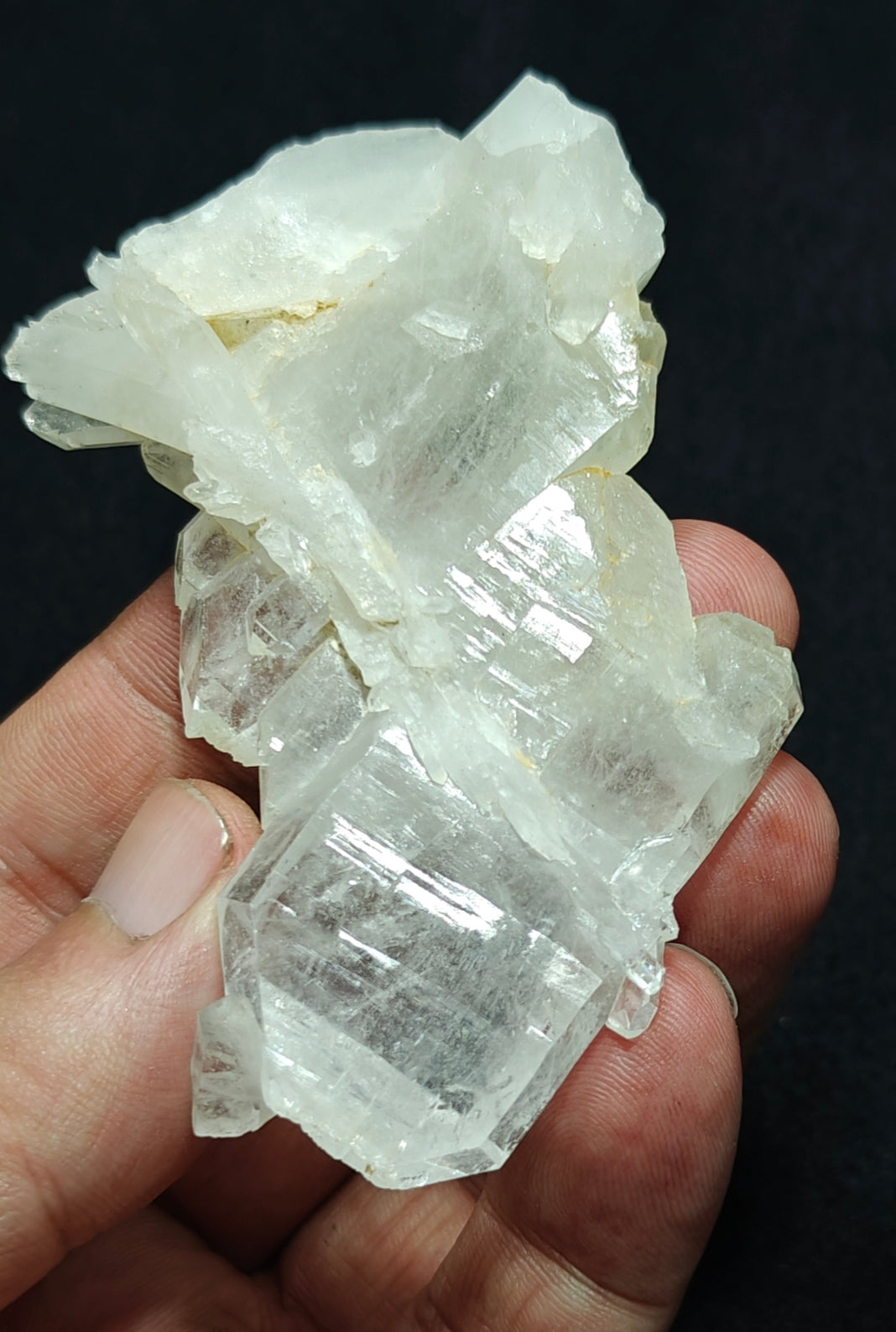 Single beautiful terminated Faden Quartz crystals specimen 83 grams