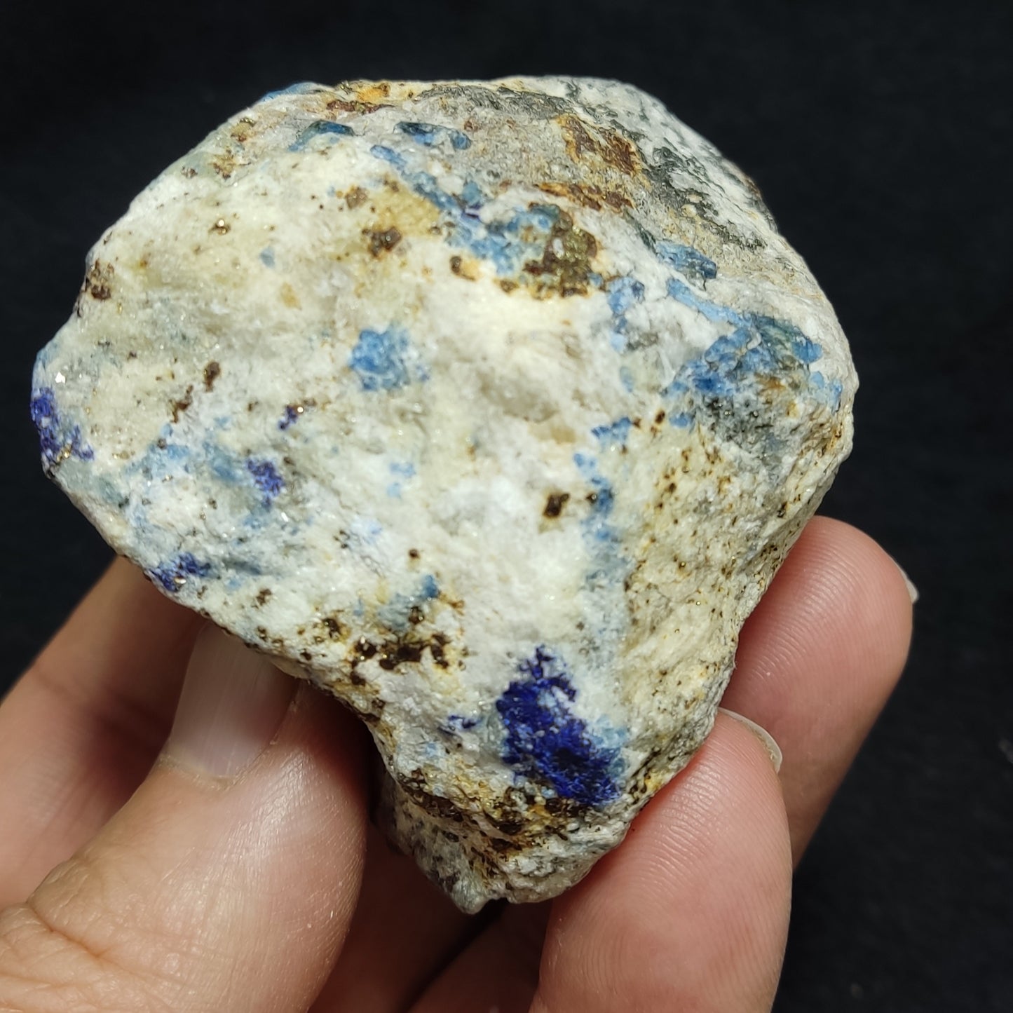 Lazurite/Sodalite/hauynite with Partly Fluorescent 274 grams