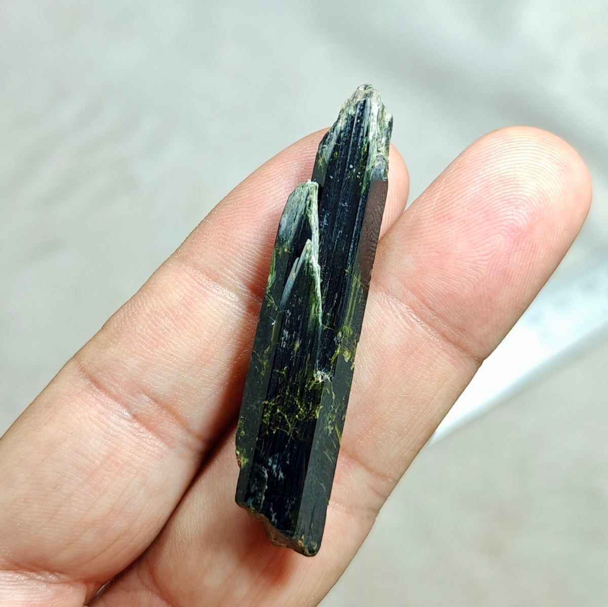 Aegirine crystal specimen 9 grams