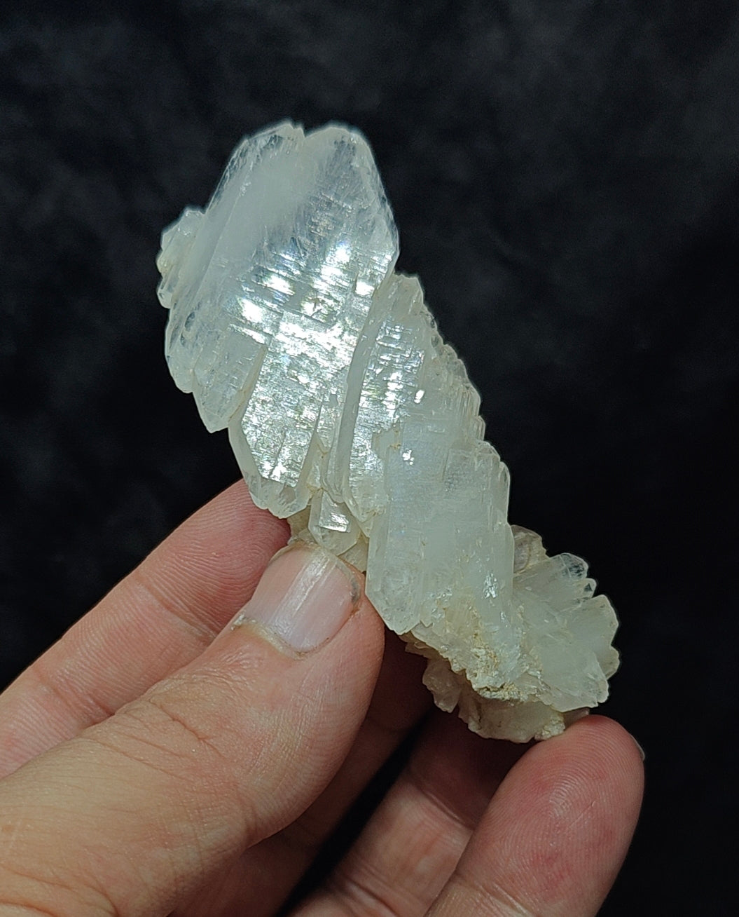 Single beautiful terminated Faden Quartz crystal specimen 45 grams