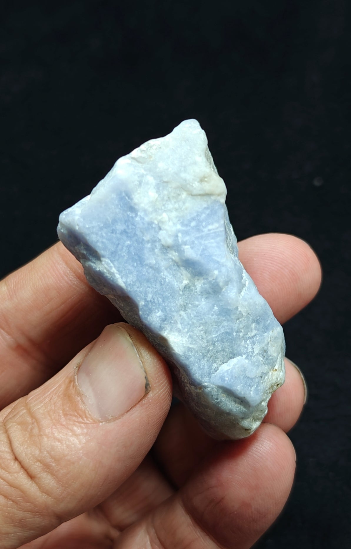 UV reactive Fluorescent rough Hackmanite 55 grams