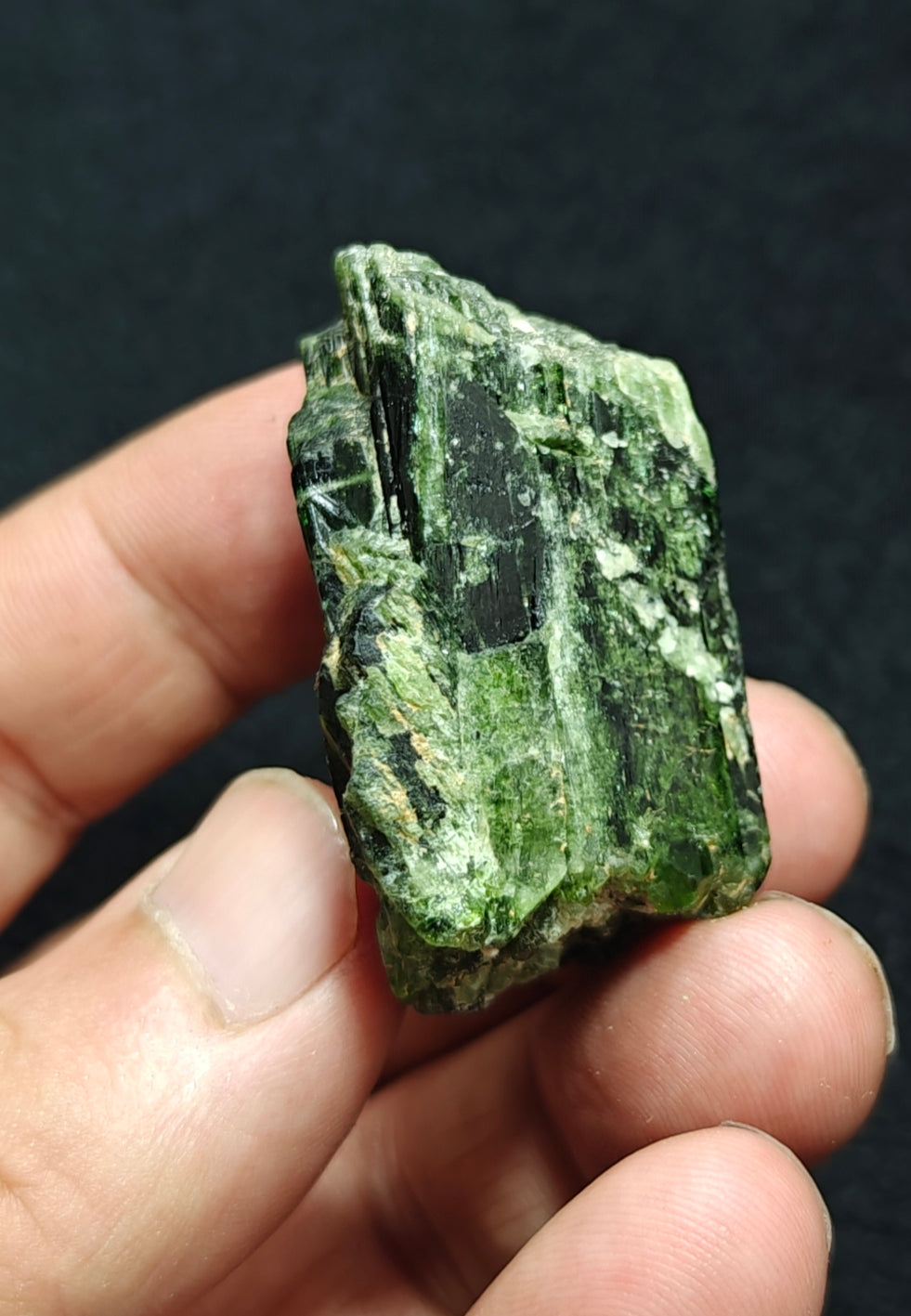 An amazing specimen of diopside crystal 62 grams