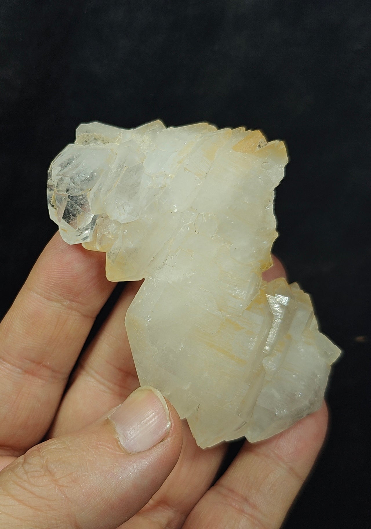 Quartz crystals cluster specimen 130 grams