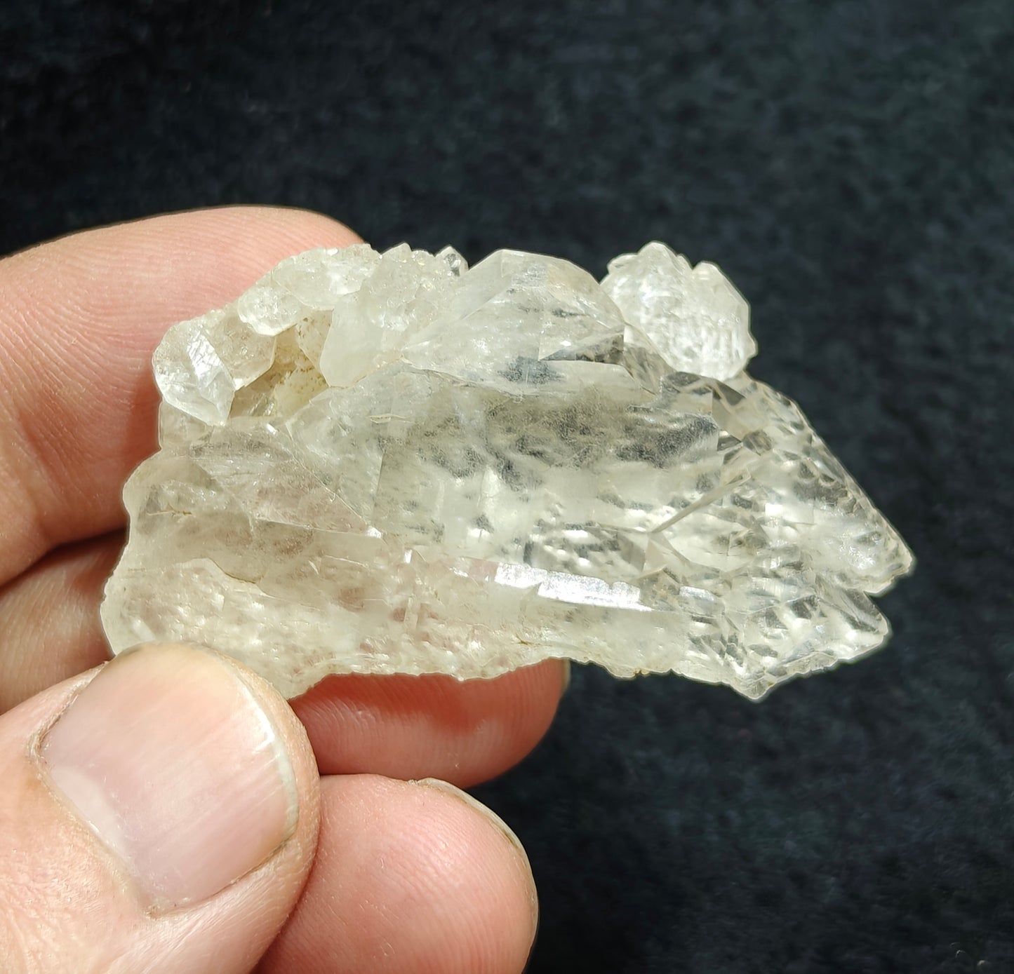 Natural gwindel quartz crystal 22 grams