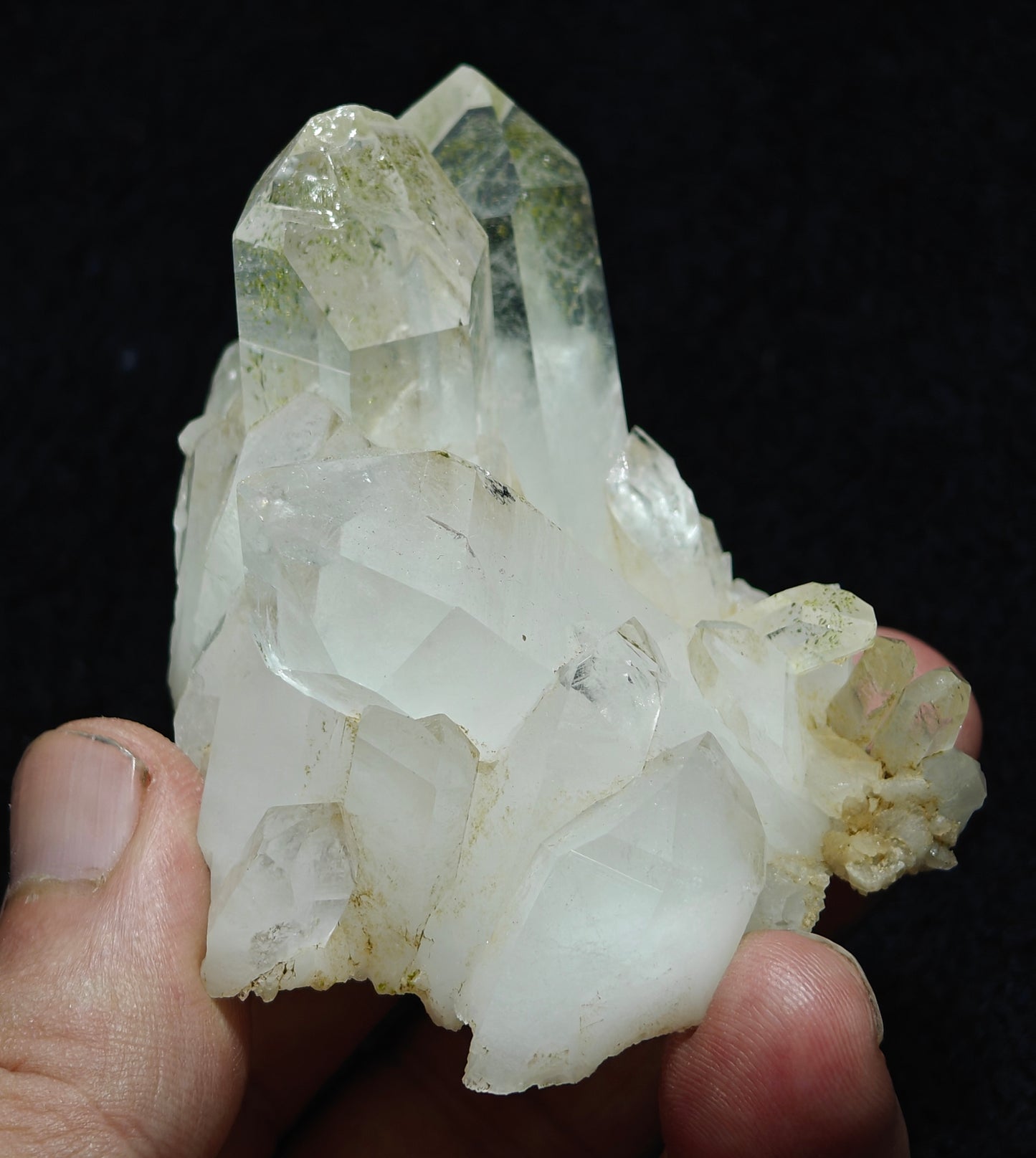 An amazing self standing quartz cluster with Epidote inclusions 160 grams