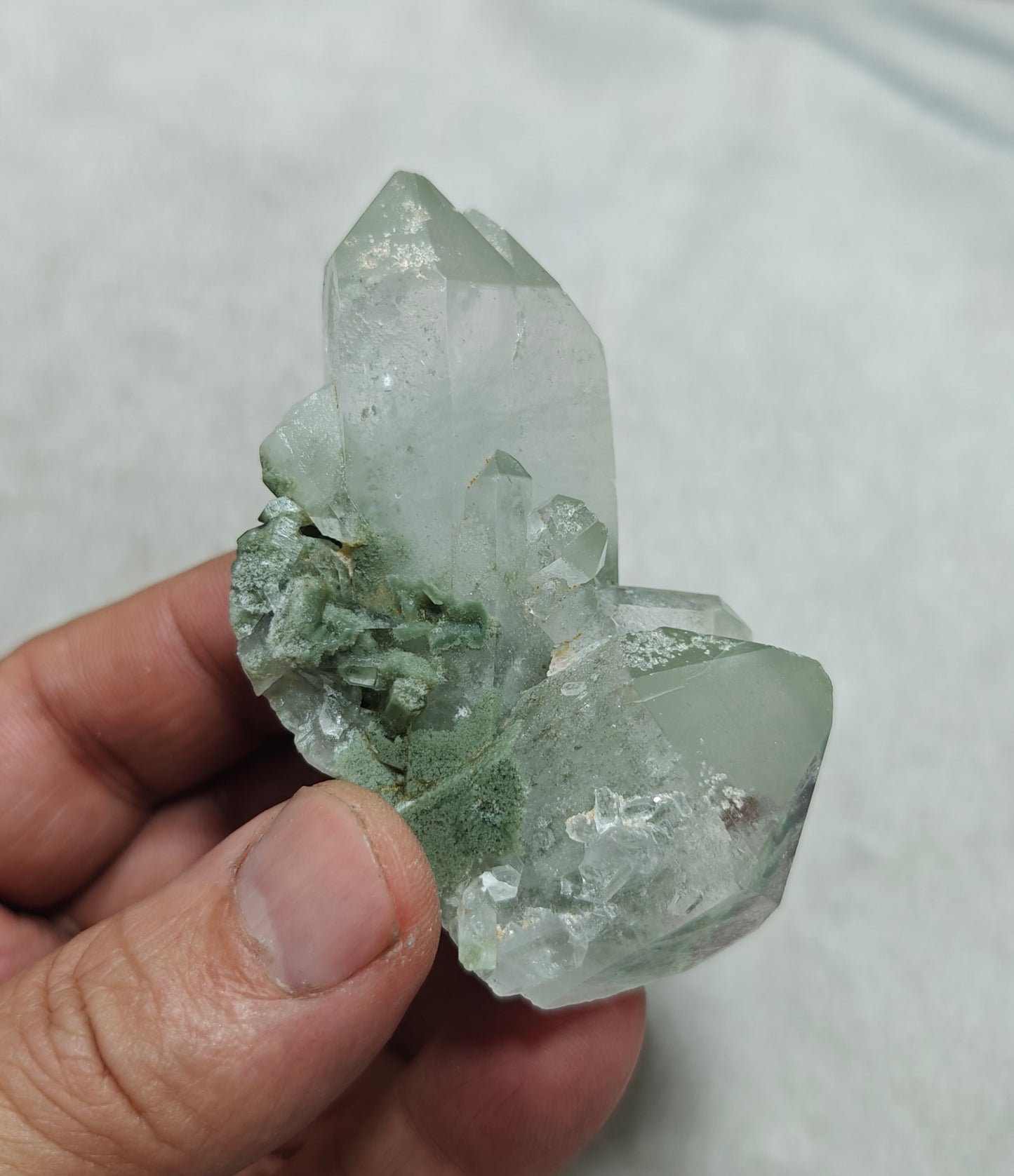 Natural terminated Chlorite Quartz crystals cluster 93 grams