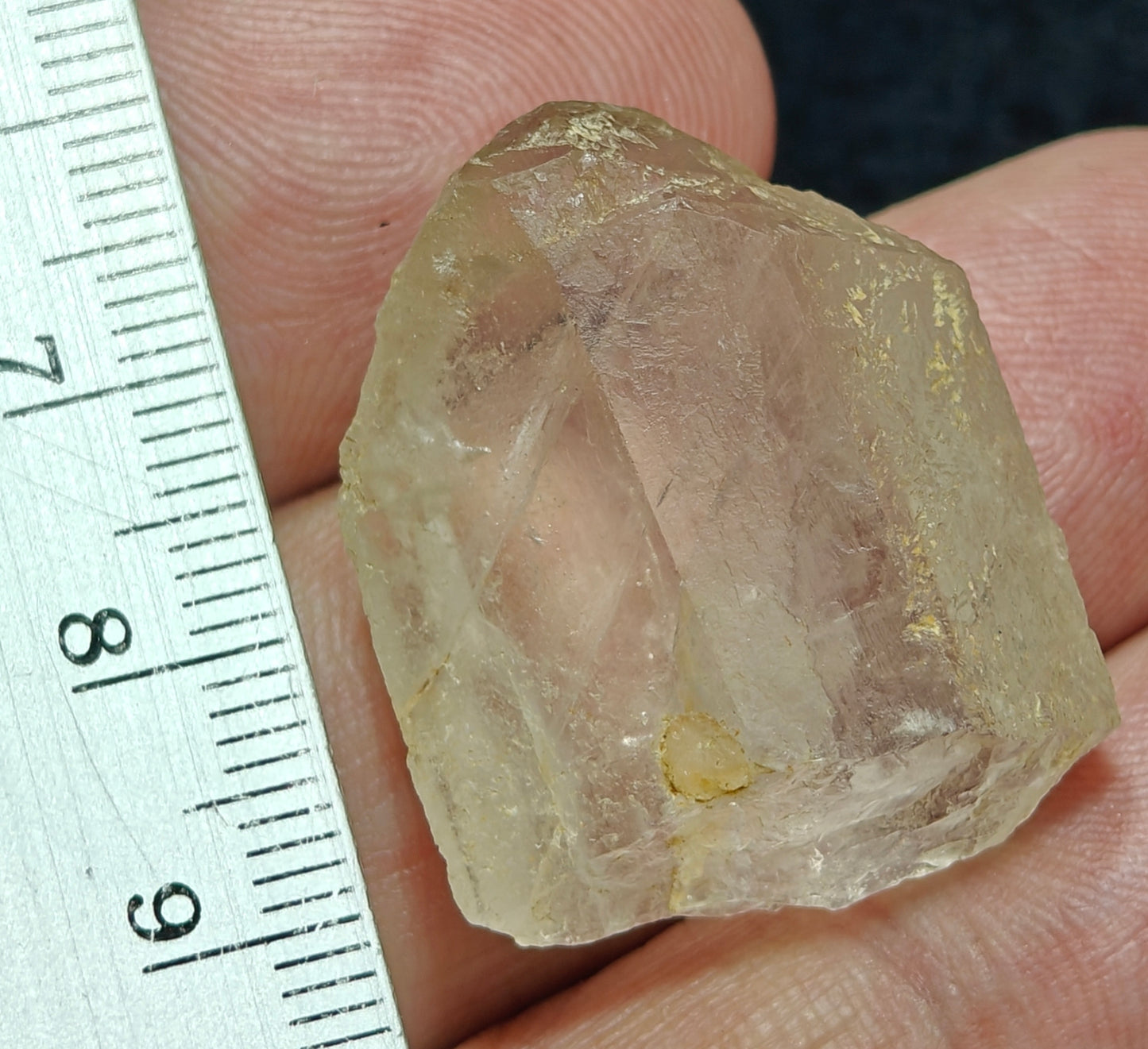 An amazing Beautiful specimen of gwindel Quartz Crystal 11 grams