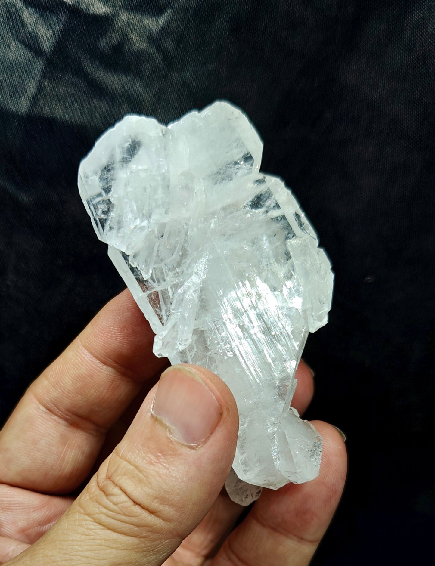 Natural terminated Faden Quartz crystals cluster 91 grams
