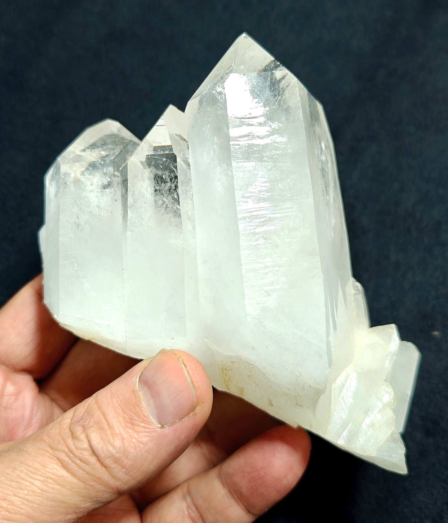 An amazing specimen of Quartz Crystals cluster self standing specimen 515 grams