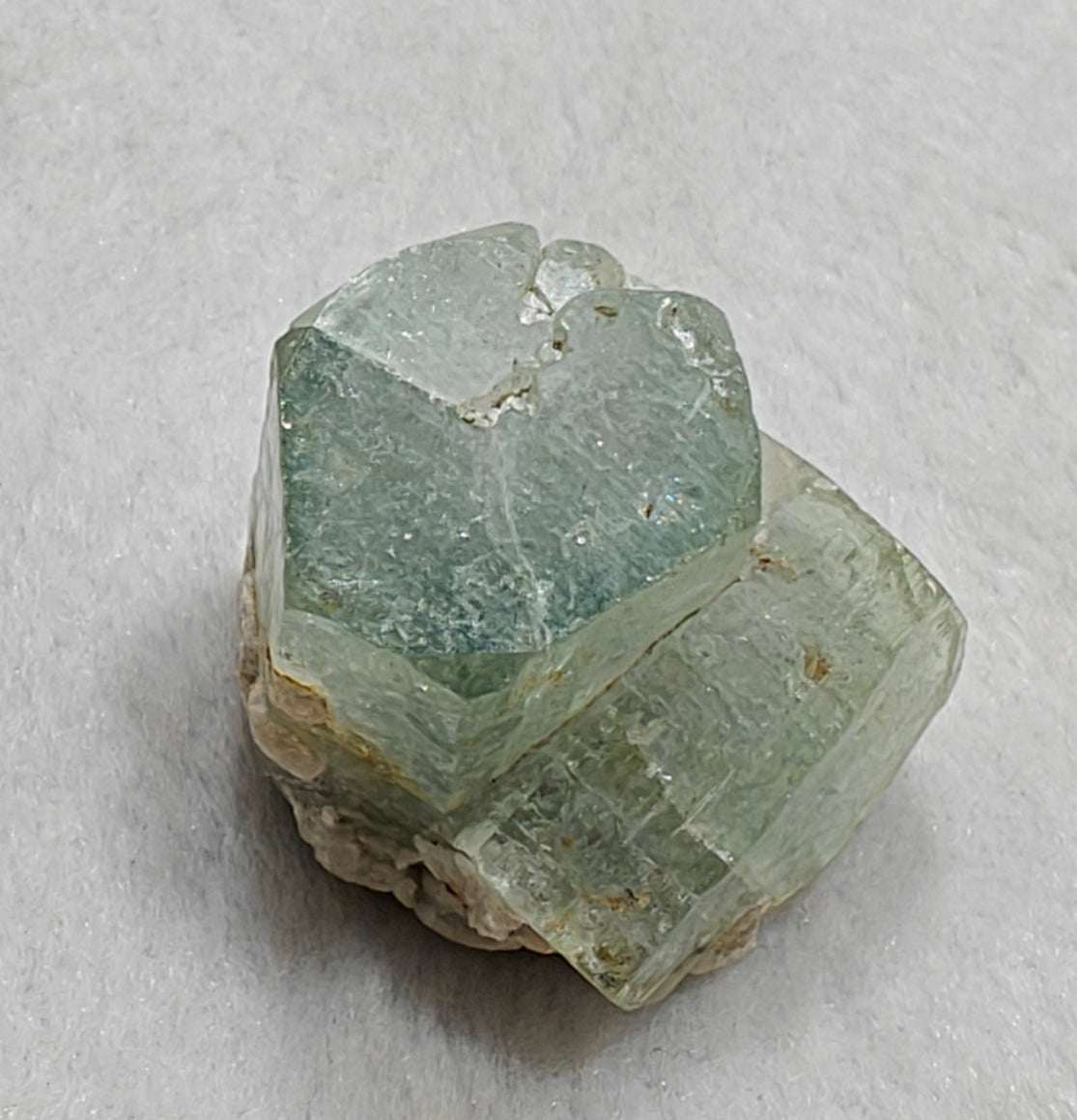 Naturally terminated aquamarine crystal twin formation 21 grams