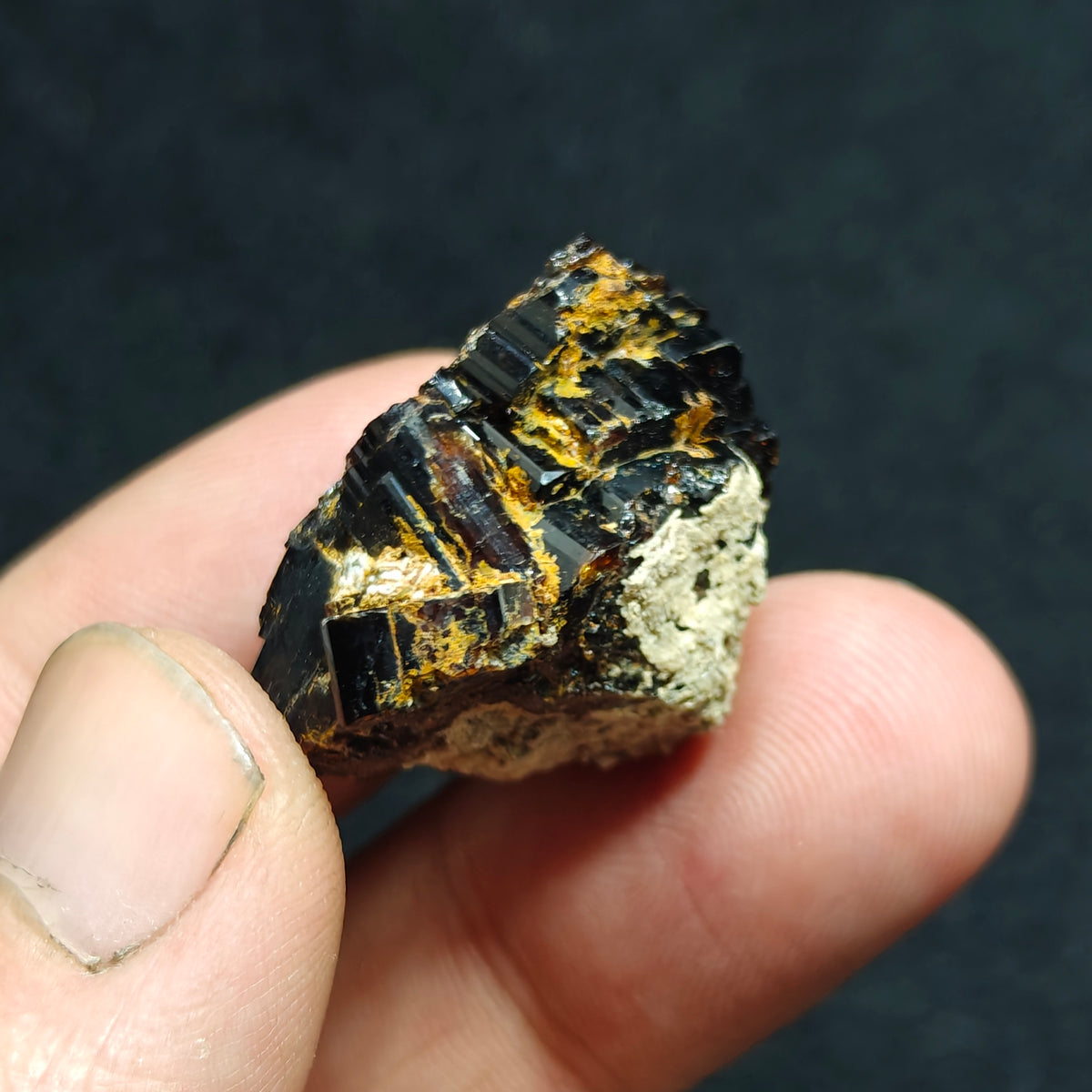 Vesuvianite on matrix 19 grams
