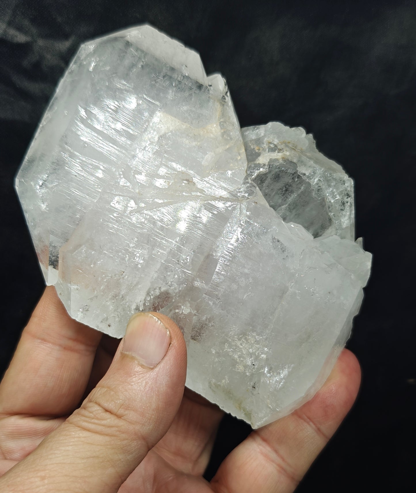 Faden Quartz crystal specimen 426 grams