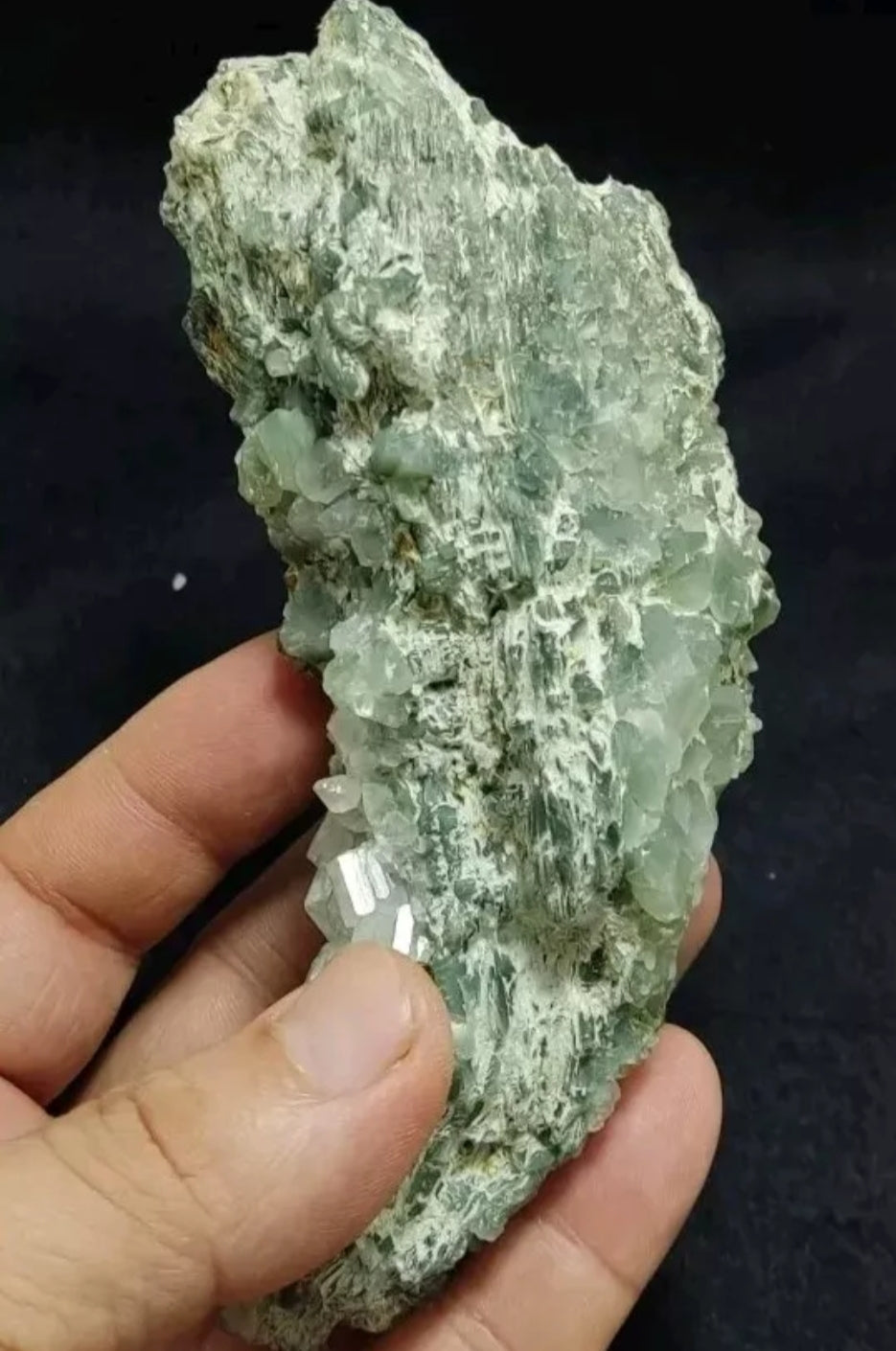 Periclene Albite with byss-olite inclusions 318 grams