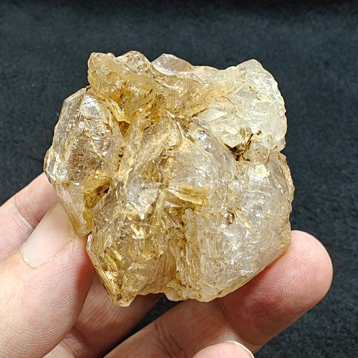 Natural window quartz fenster quartz crystal 111 grams