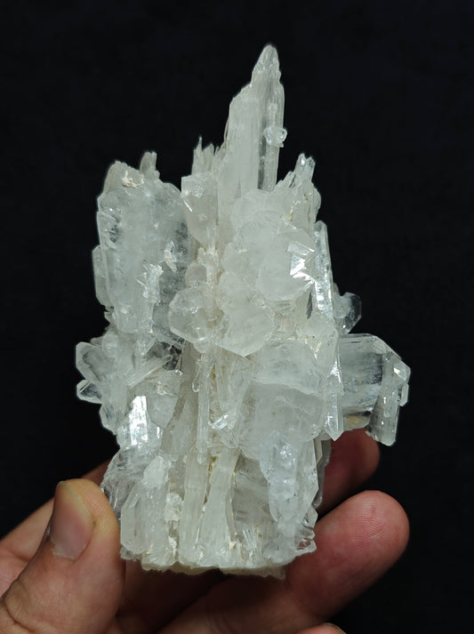 Single beautiful terminated Faden Quartz cluster 213 grams