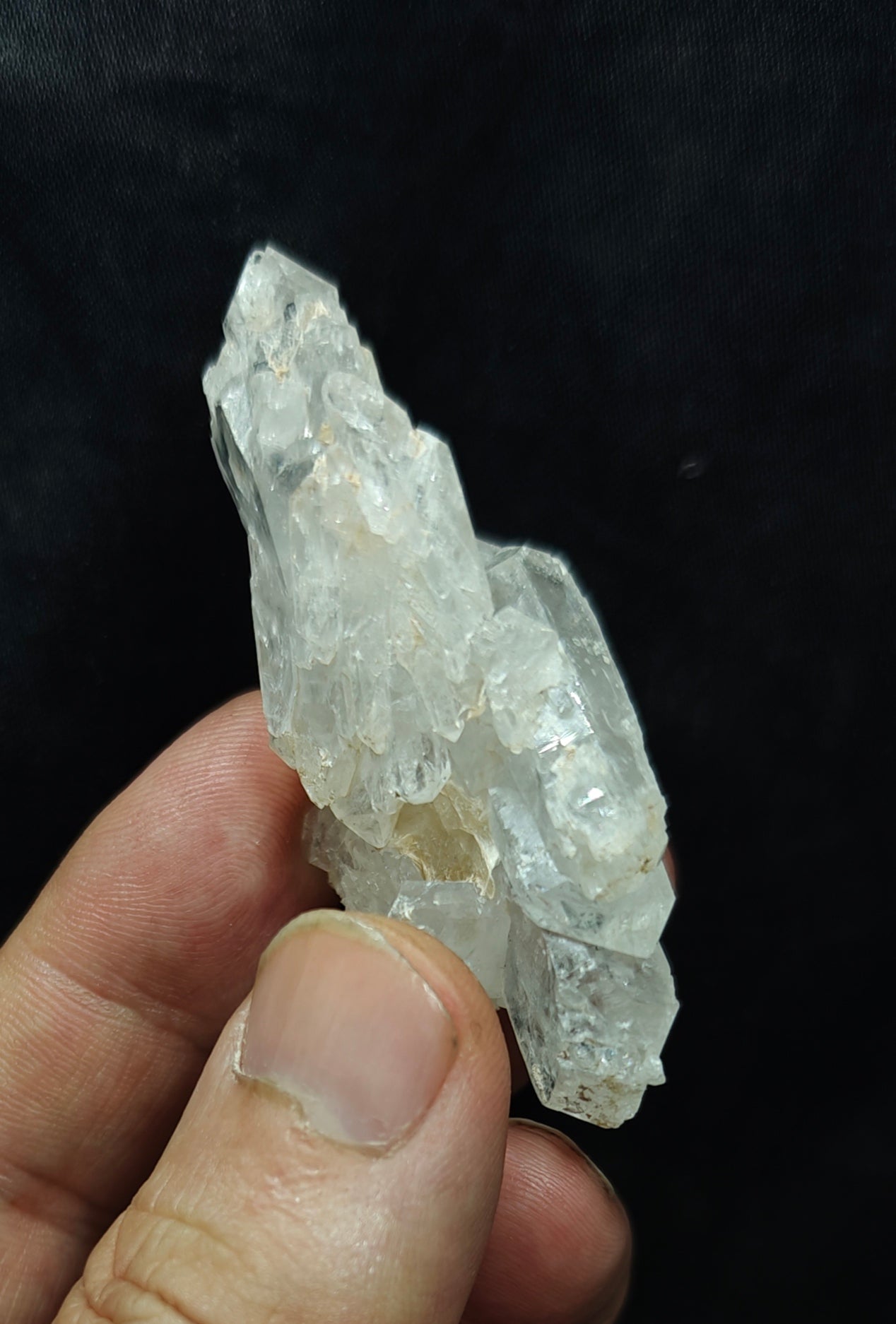 Natural terminated Faden Quartz crystals specimen 41 grams