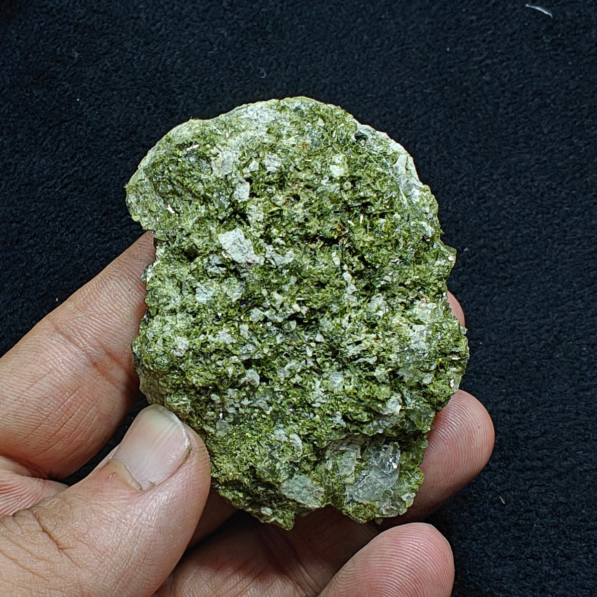Epidote quartz 124 grams