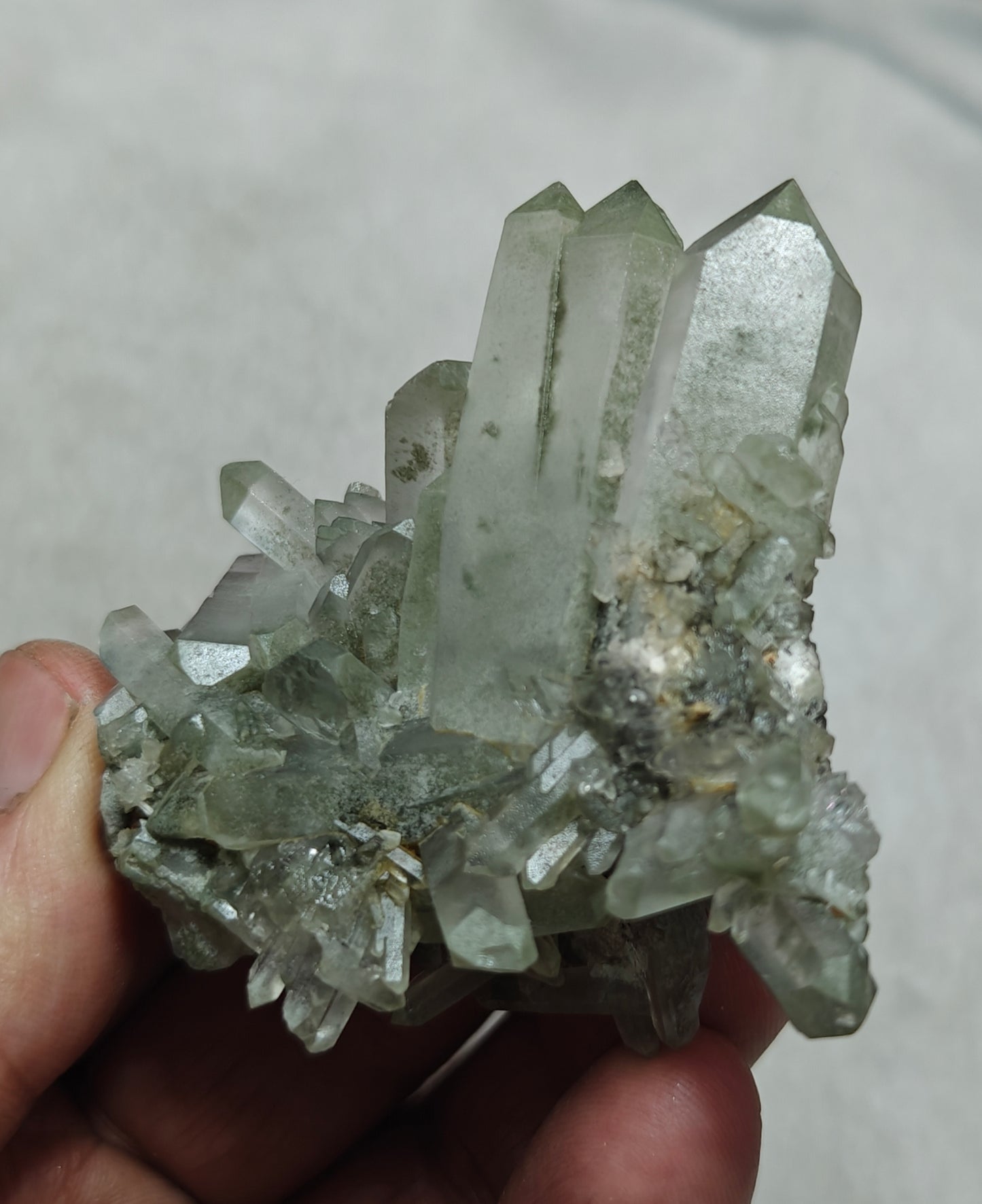 Chlorite Quartz crystals cluster 94 grams