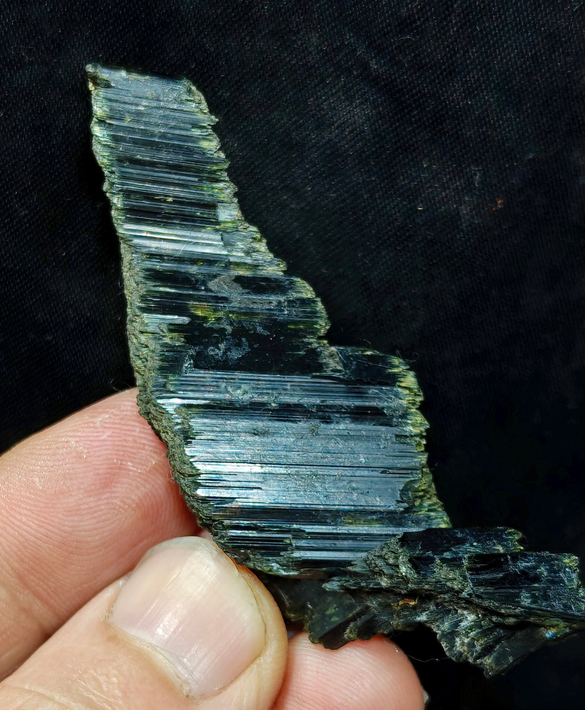 Natural aegirine crystal 29 grams