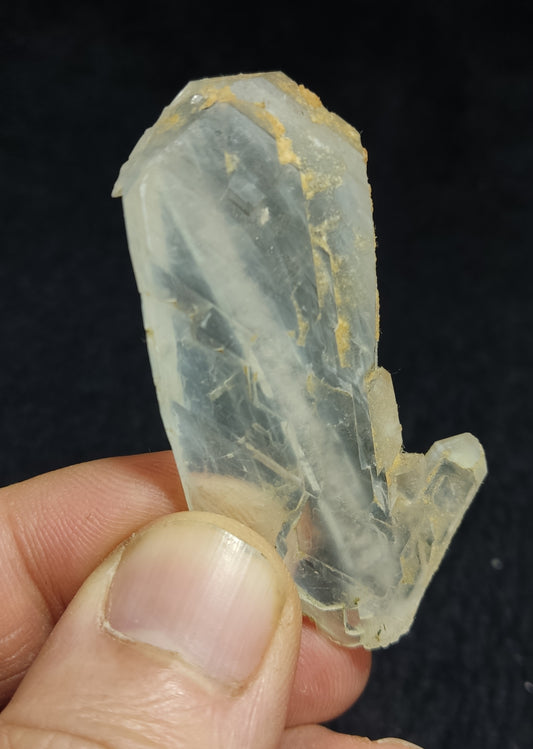 Faden/amphibole Quartz Crystal 23 grams