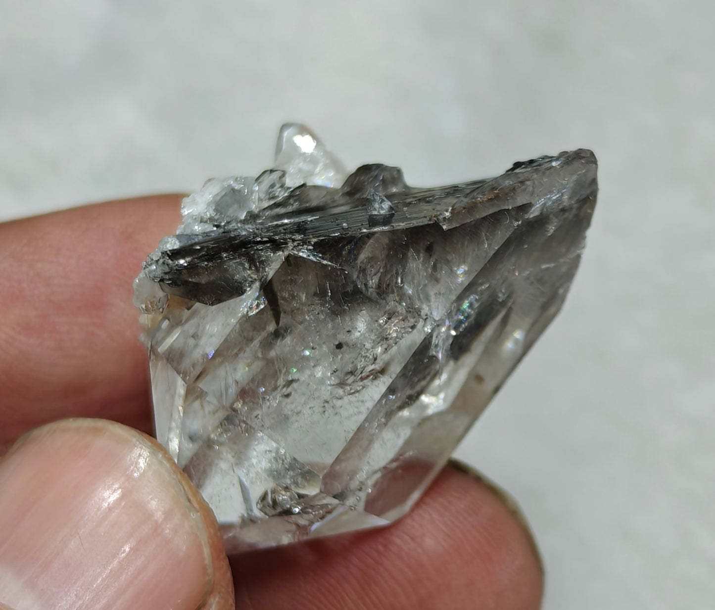 Single amazing terminated brookite Quartz Crystal twins 19 grams