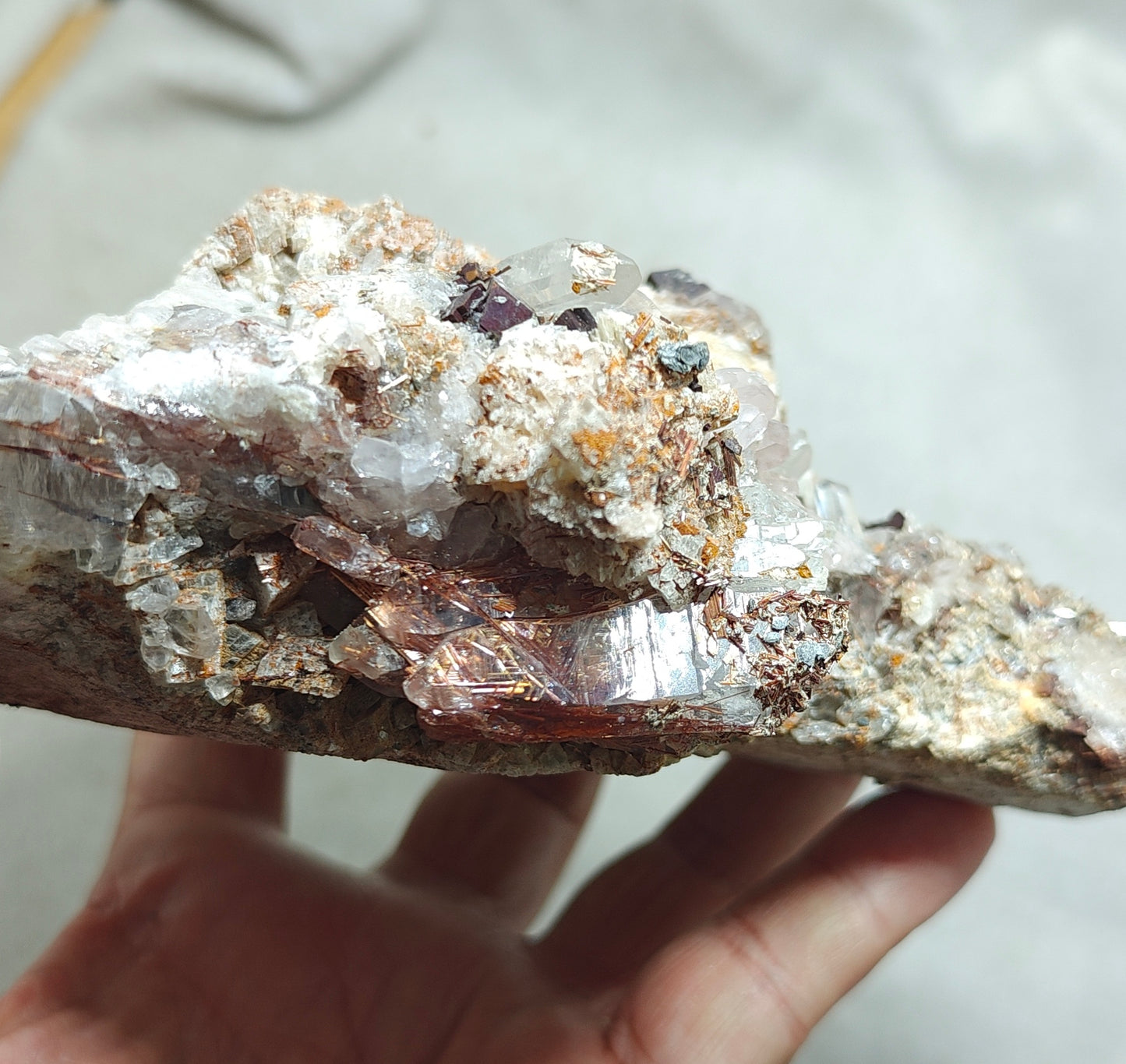 Natural quartz rutiles and siderite specimen 970 grams