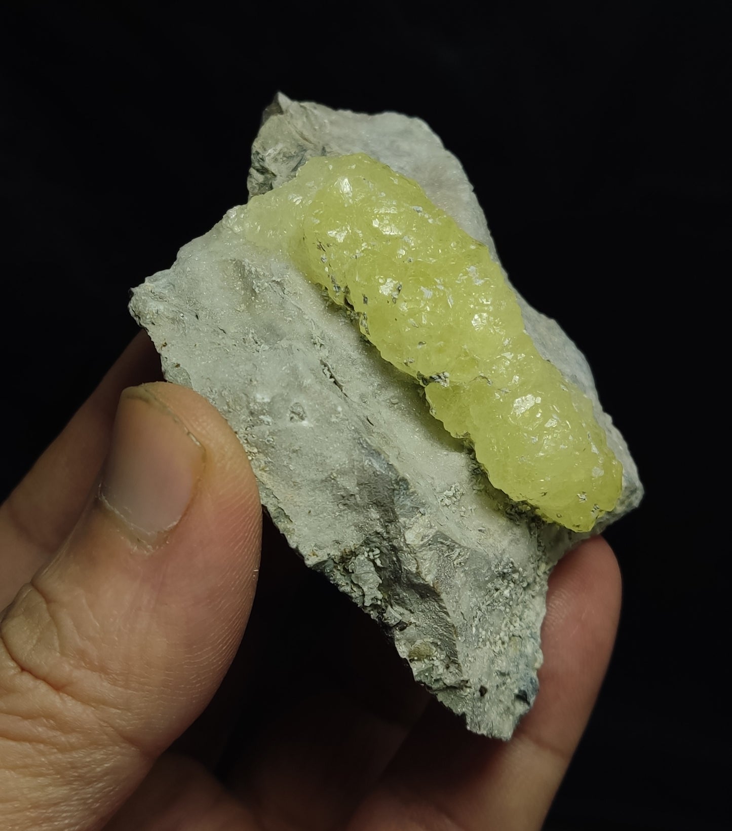 Natural Yellow brucite on Matrix with Chromite 91 grams